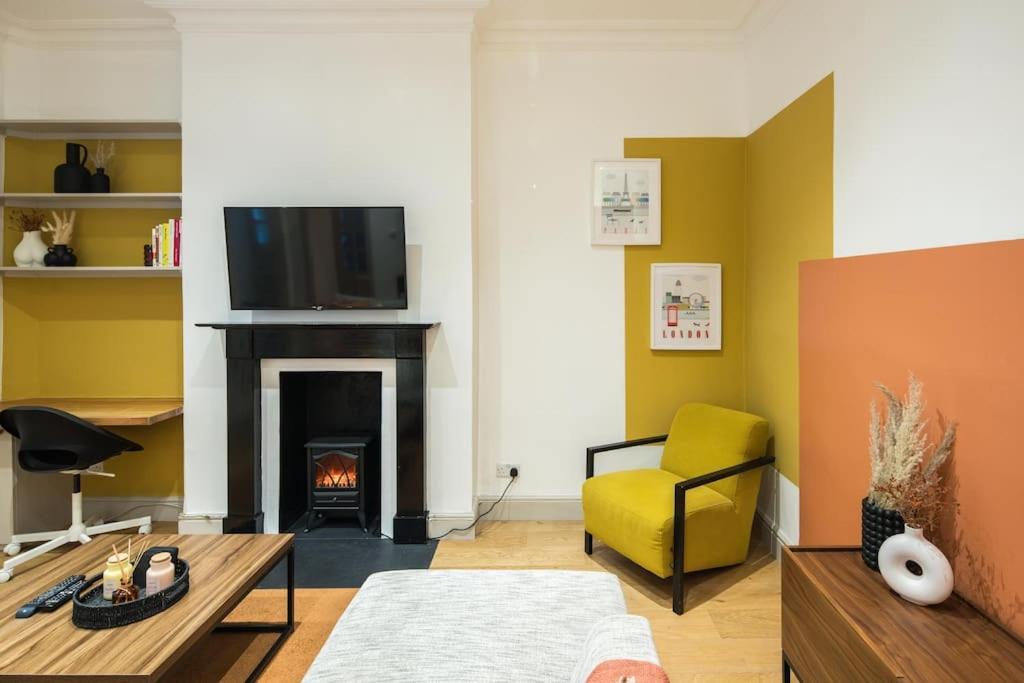 Superb Retreat Central Next Tube *