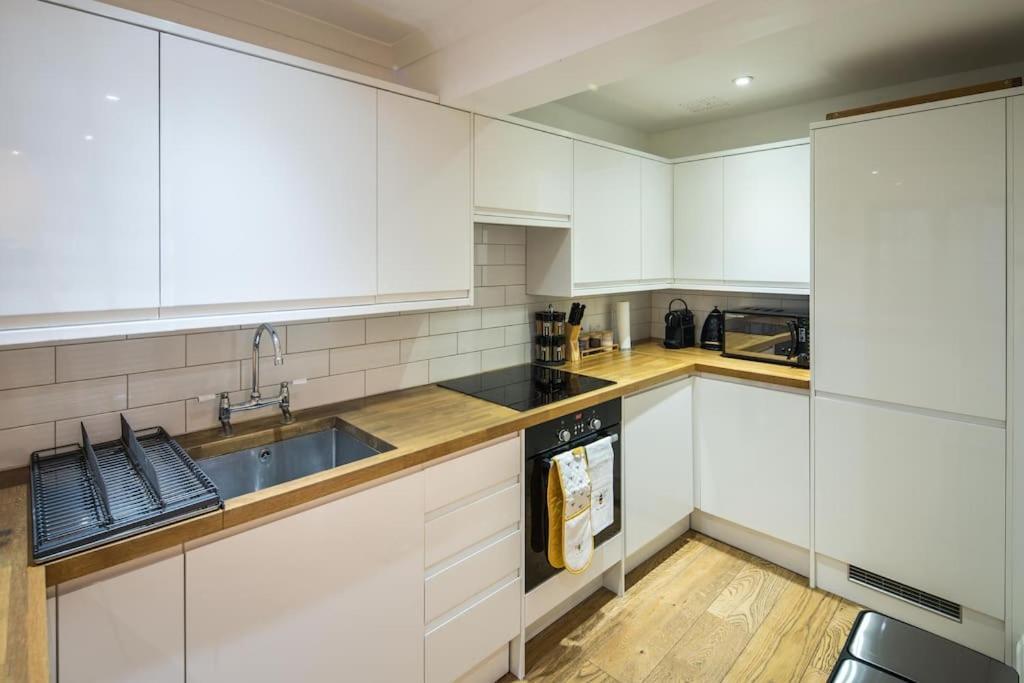 Superb Retreat Central Next Tube Apartamento *