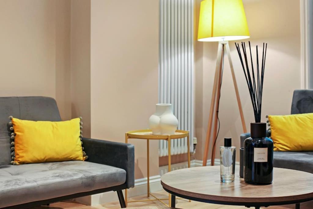 Stylish In Euston And Near Camden With Private Roof Terrace