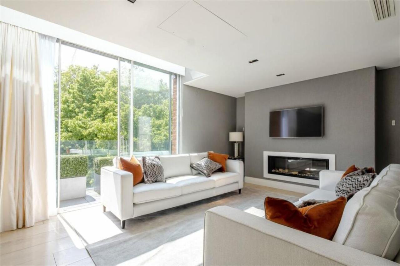 Lux, Large Central Mayfair Location Flat Londres