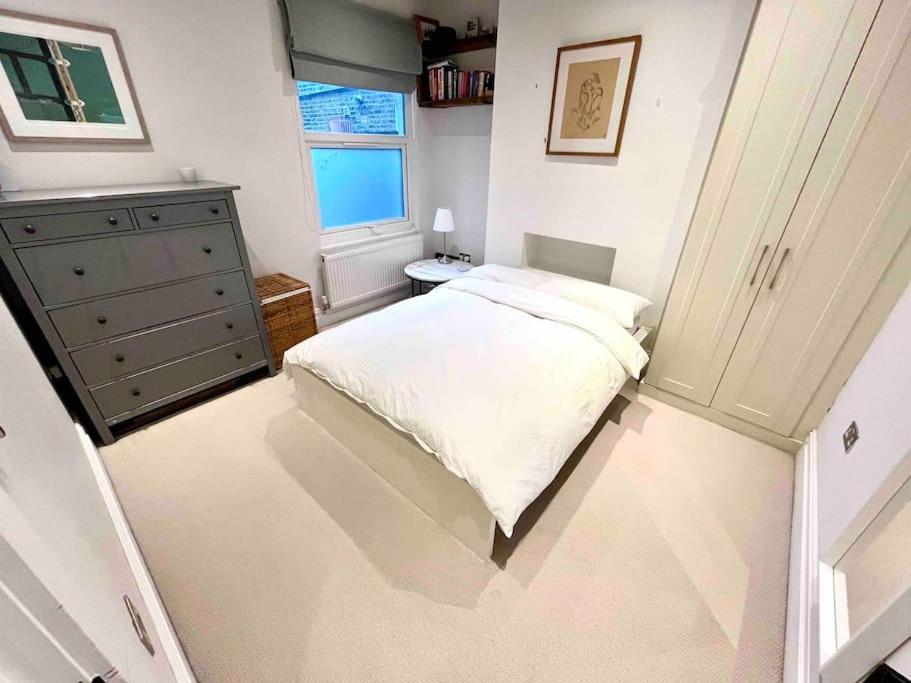 Entire Modern With Garden Near Underground Station Appartement