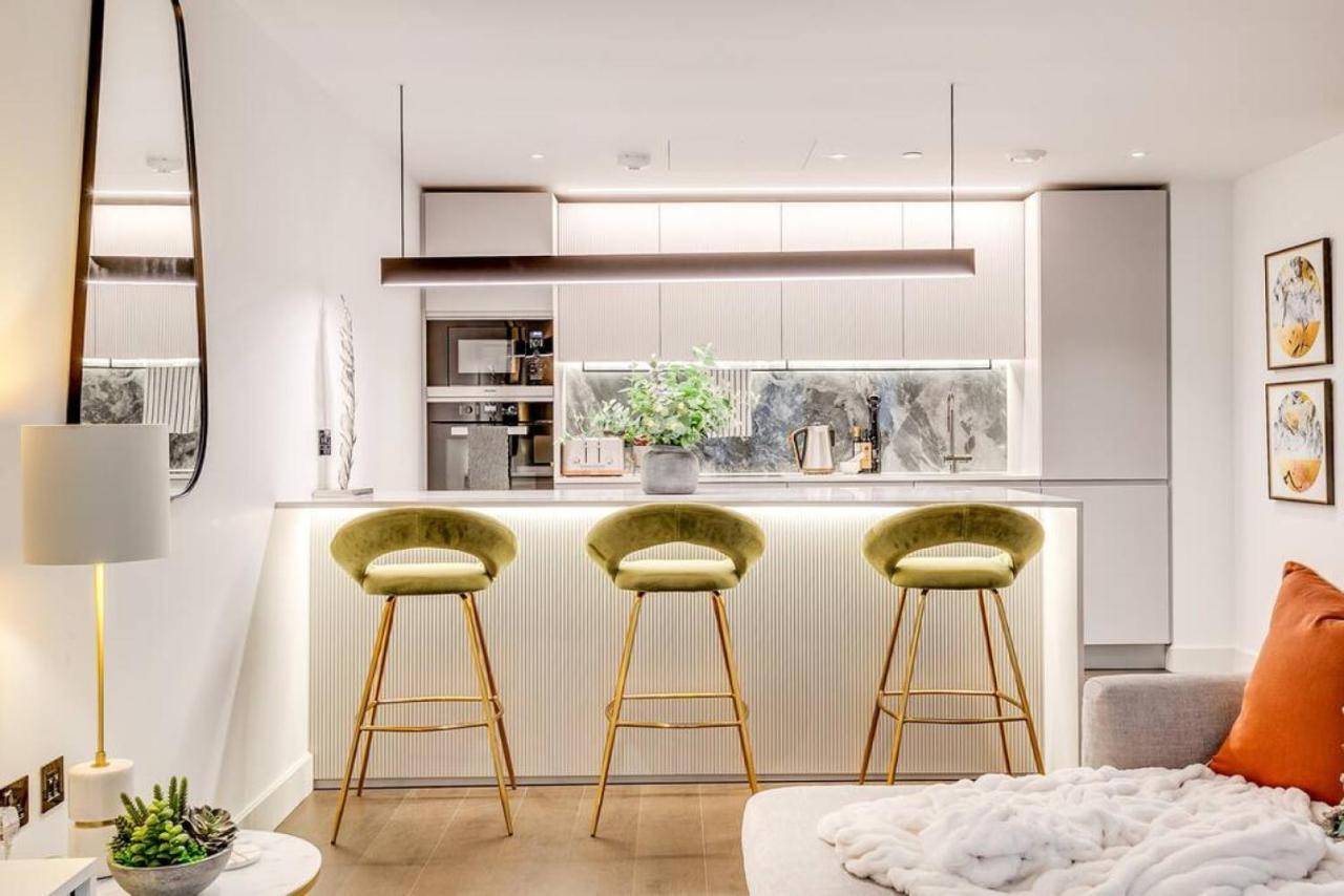 Apartment 2Br London Hideaway With Balcony Near Westfield Mall London