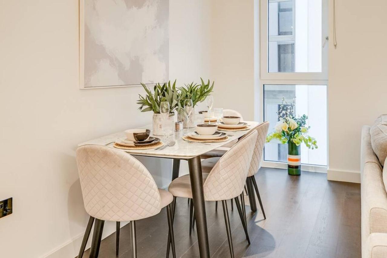 2Br London Hideaway With Balcony Near Westfield Mall