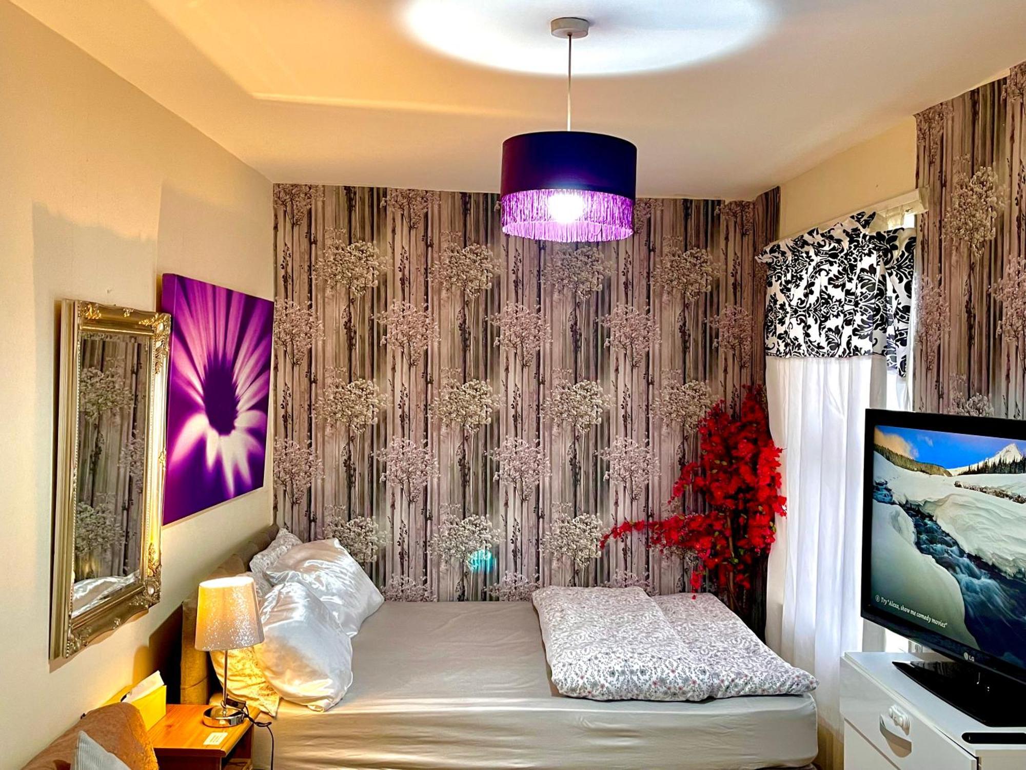 Séjour chez l'habitant Comfy Double Bedroom With A Private Toilet *
