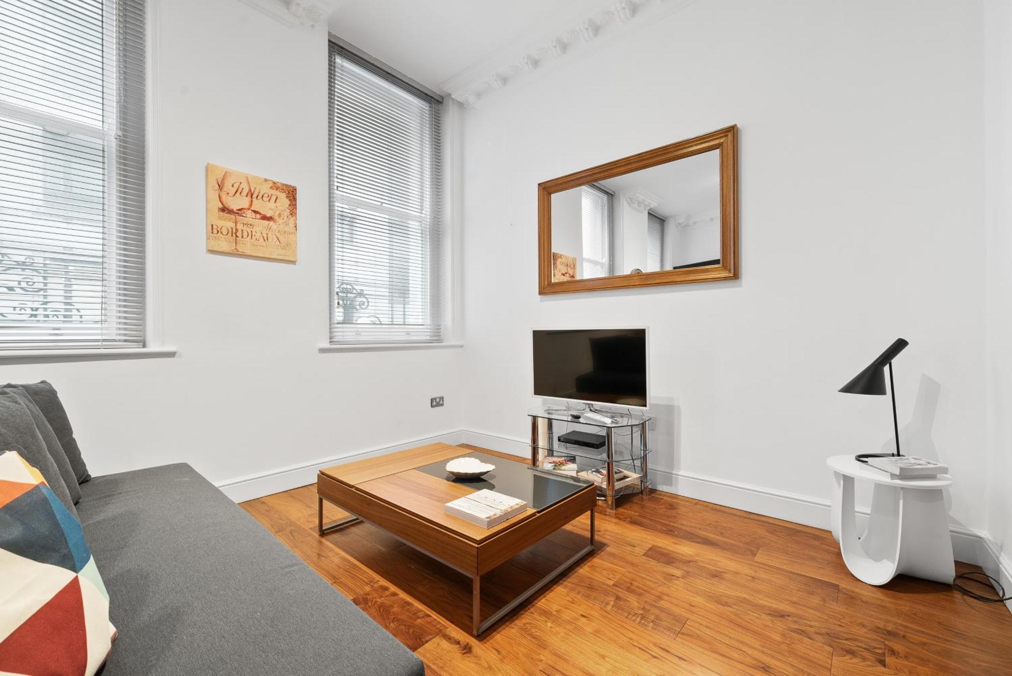 2, 48 Bishopsgate By Living * London
