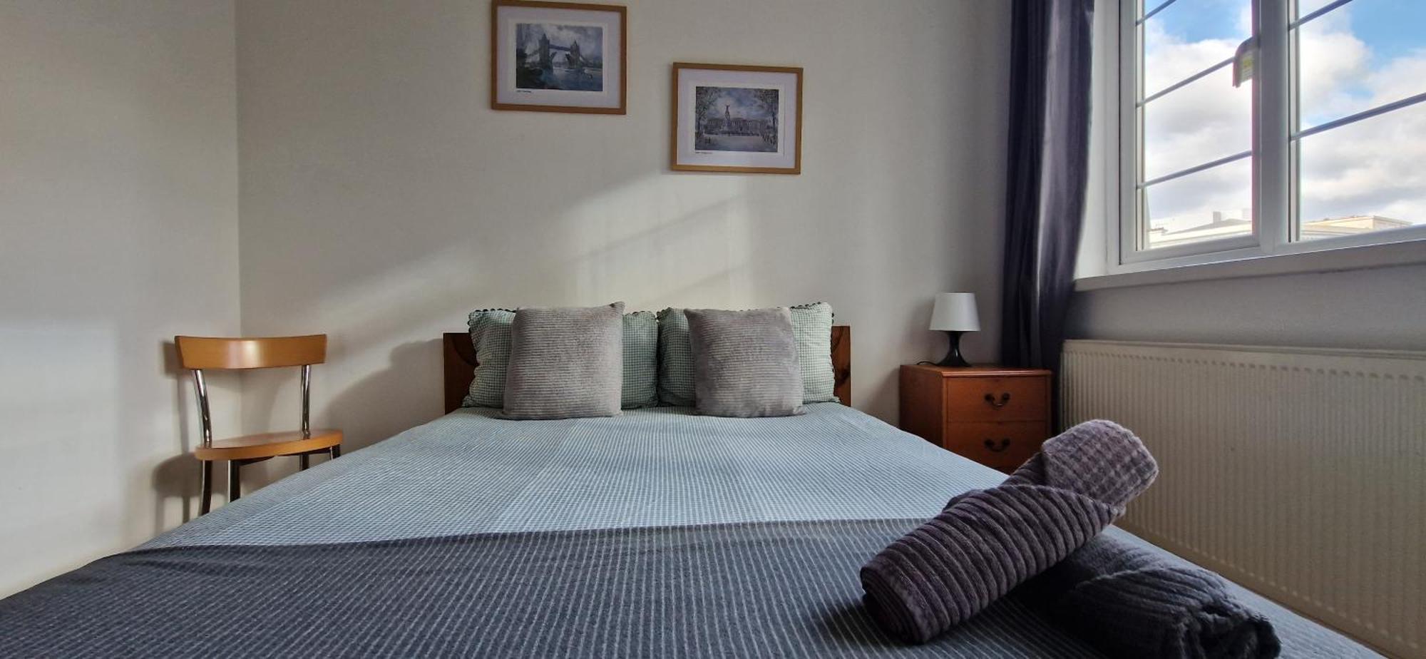 Affordable In Shared Flat, Bridge Quarto em Acomodações Particulares Londres