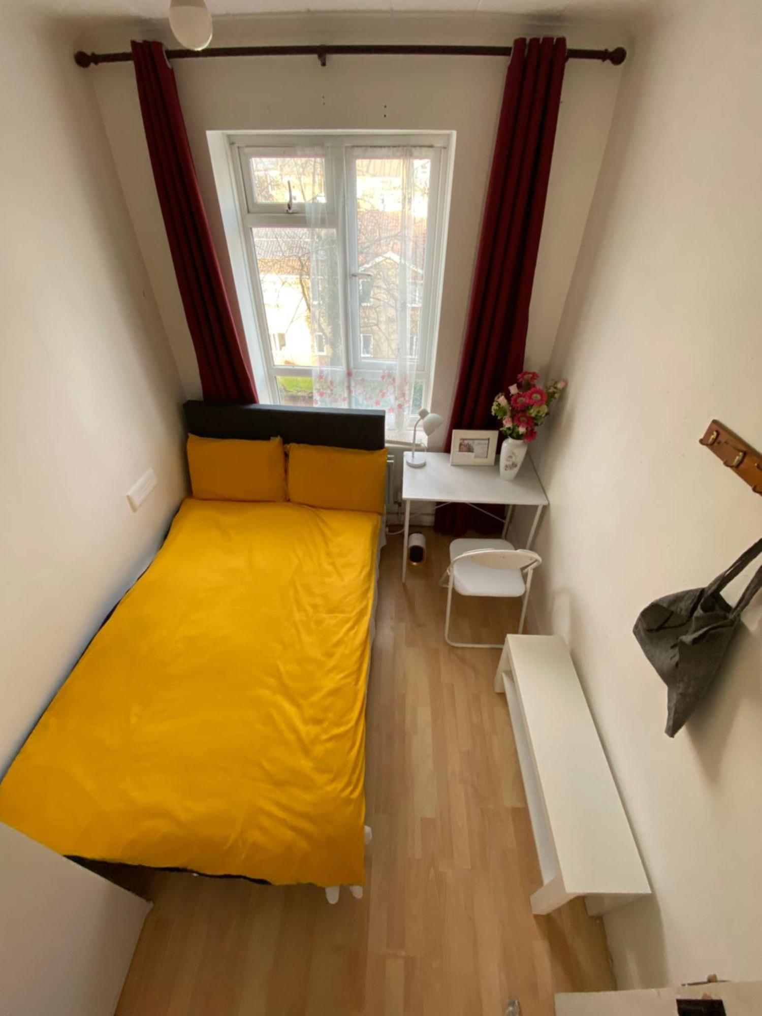 Great Living In Pensión Londres