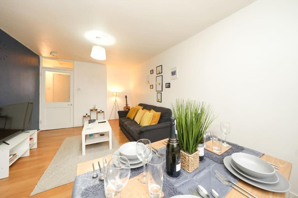Apartamento Oasis Flat With High-speed Broadband And Free Parking