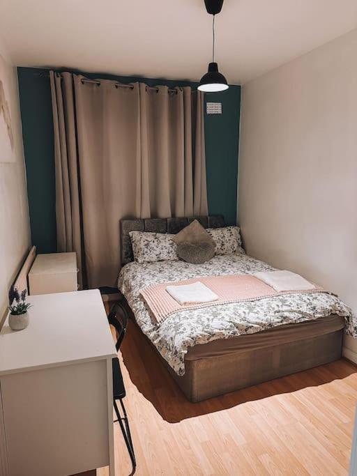Spacious 3 Bedroom Flat In Stockwell *