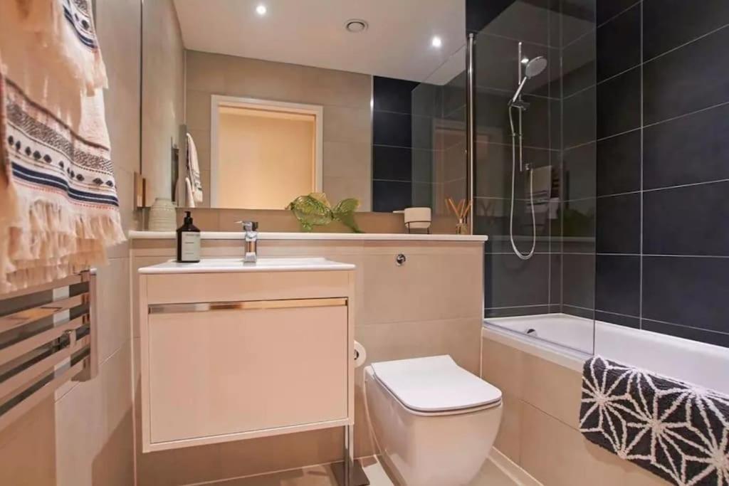 Kings Cross Walking Distance Luxury Private Garden House Londres