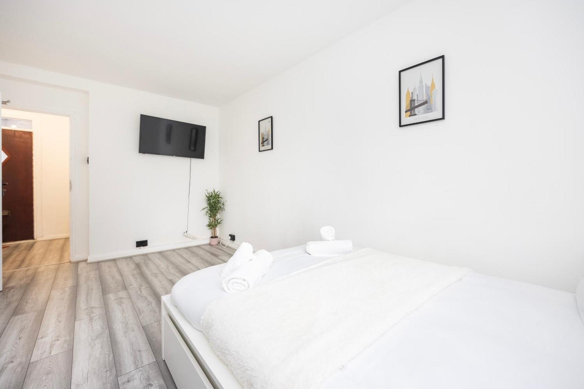 Modern 2 Bedroom Near Brixton Station *