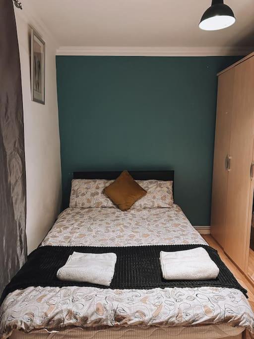 Spacious 3 Bedroom Flat In Stockwell * Londres