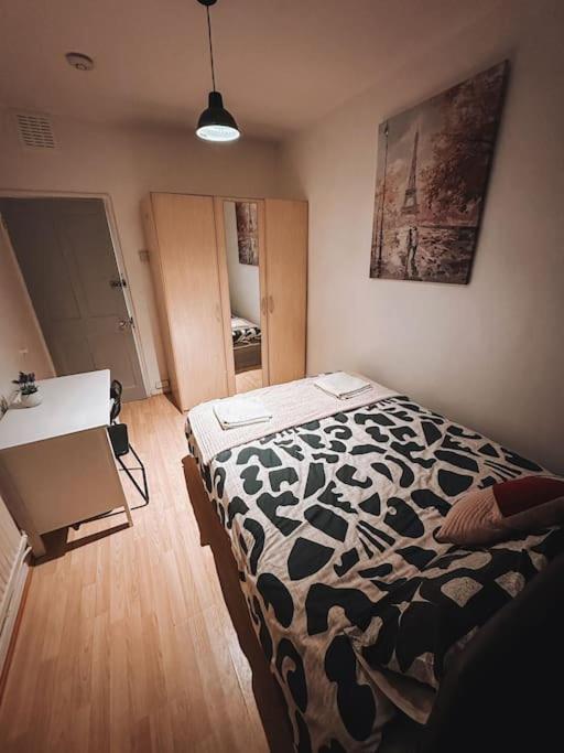 Spacious 3 Bedroom Flat In Stockwell *