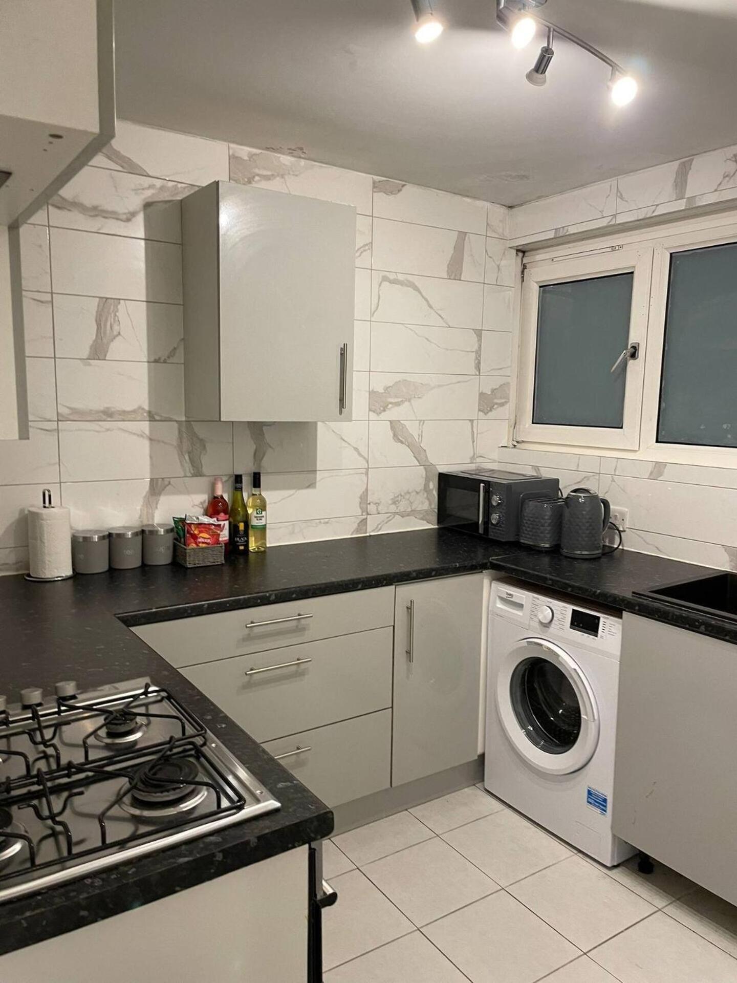 Well-preserved Cozy1br Flat In Lcy With Free Parking * London