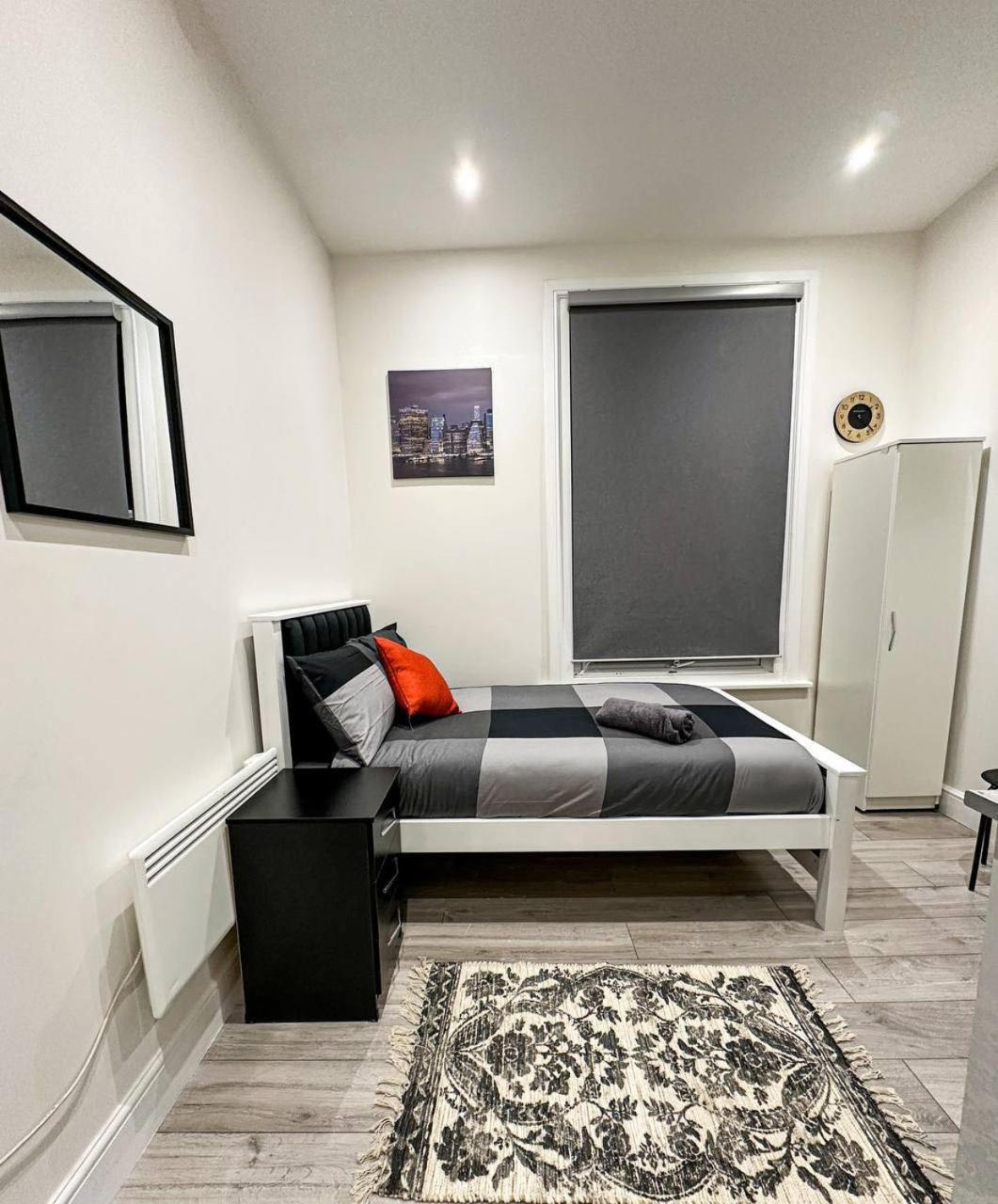 Flat In Ealing Broadway * Londres