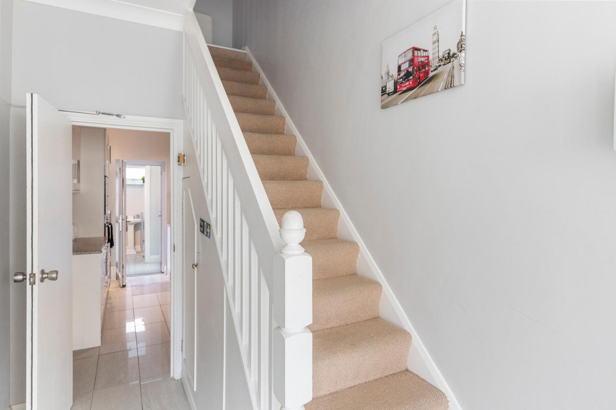 Chrystal Palace With Free Parking Lambeth Apartment