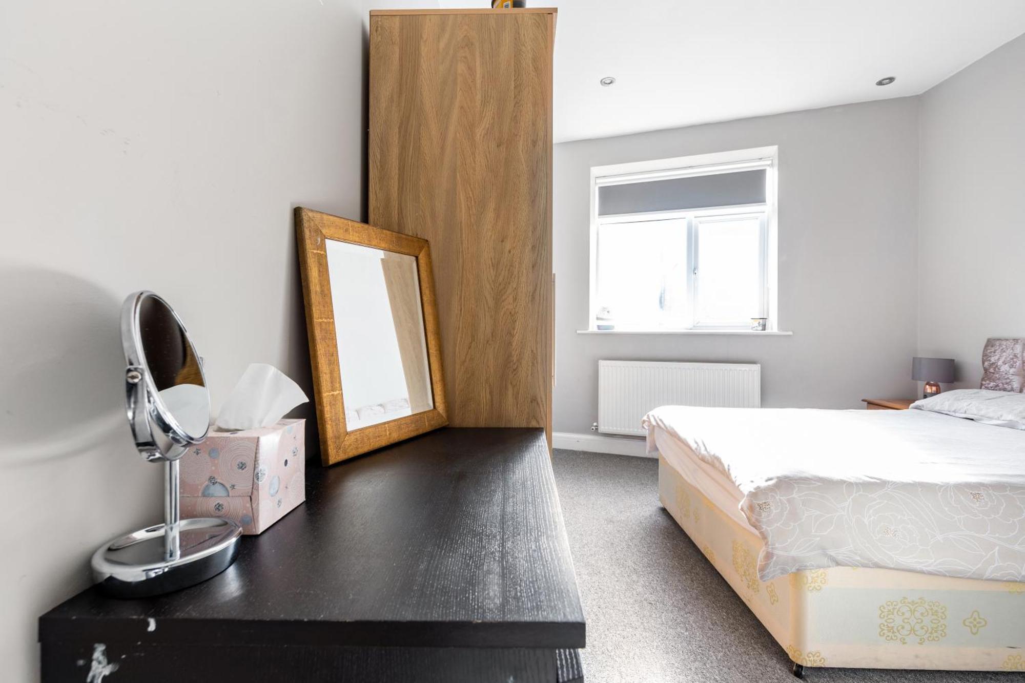 Appartement Spacious 2 Bed 2 Bath With Free Parking For 2 Cars And Underground Station Zone 2 For Quick Access To Up To 10 Guests Londres