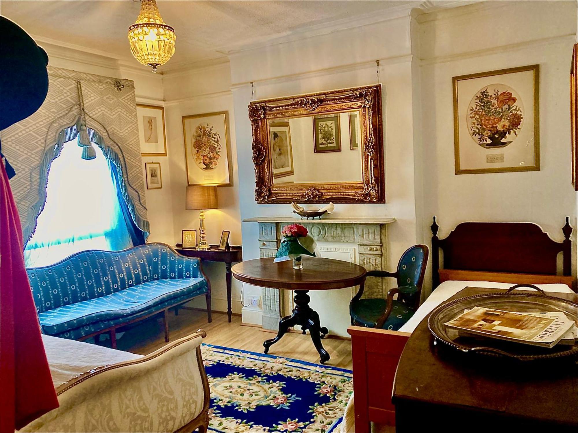 Quality And Very Good Value Private In Close To Notting Hill Zone 2 Guest house London