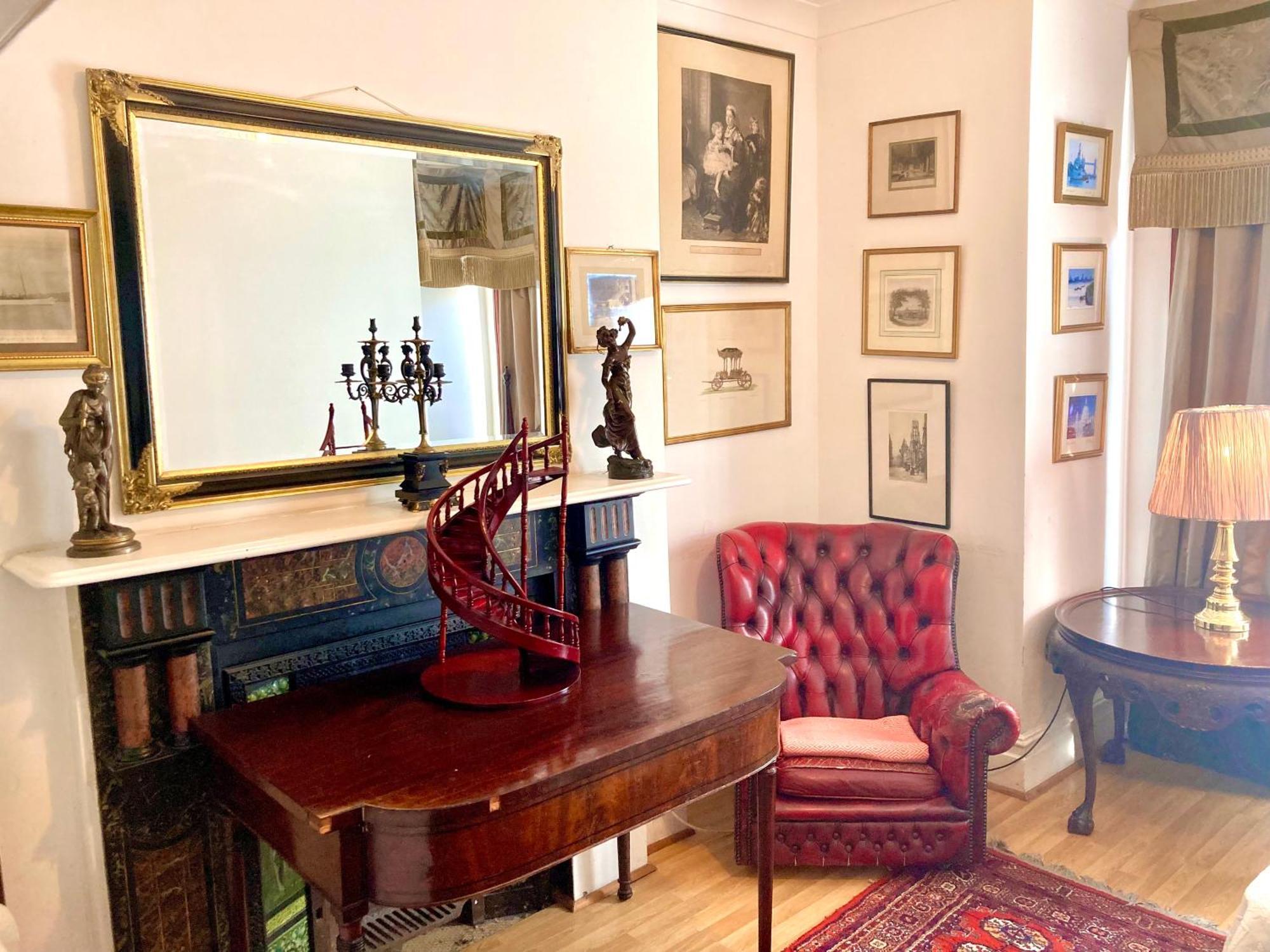 Quality And Very Good Value Private In Close To Notting Hill Zone 2