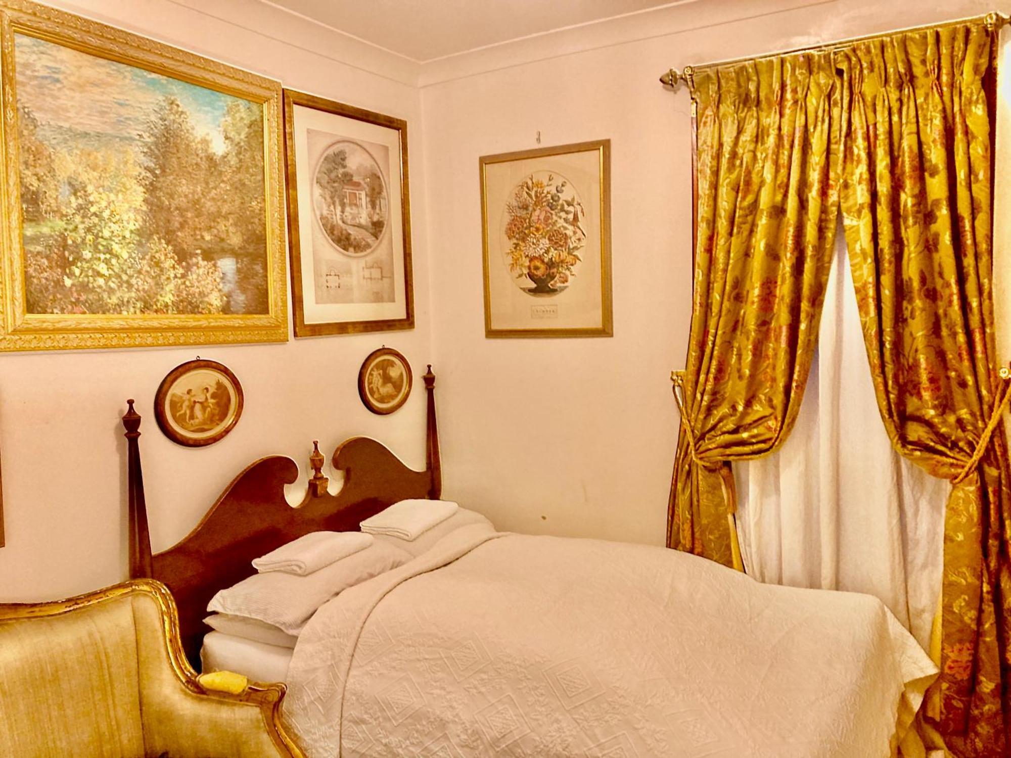 Quality And Very Good Value Private In Close To Notting Hill Zone 2 *