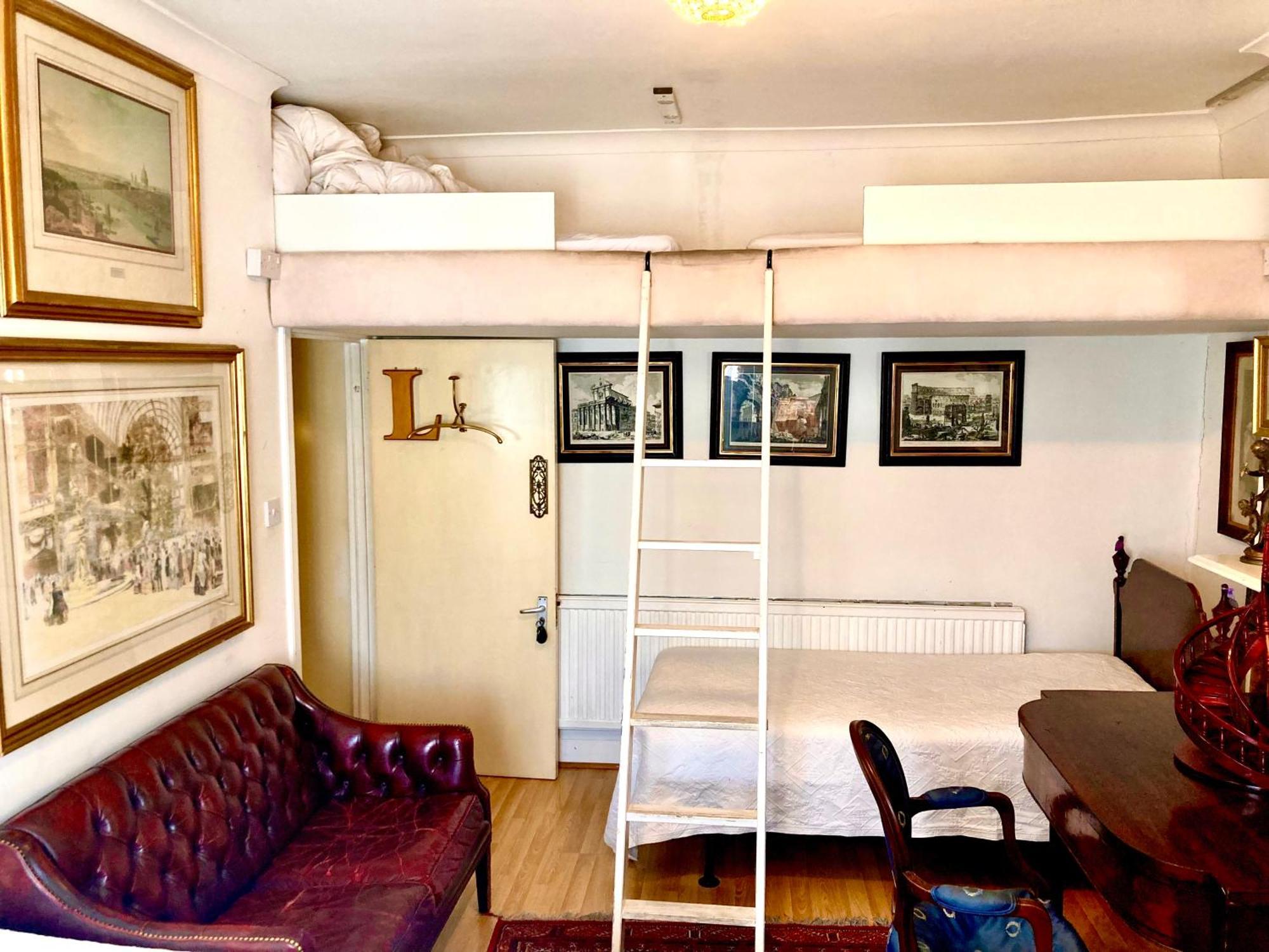 Quality And Very Good Value Private In Close To Notting Hill Zone 2 Guest house London
