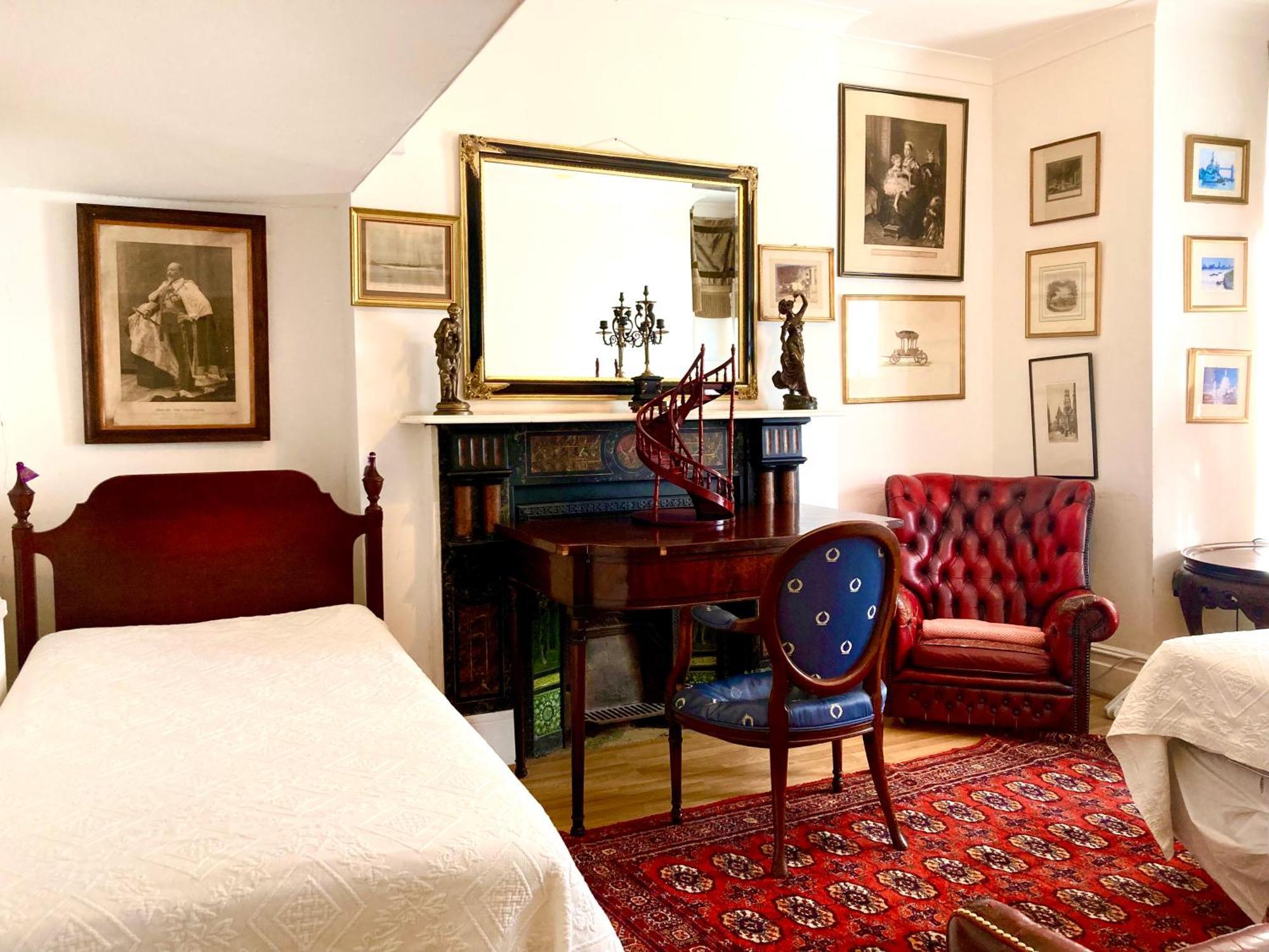 Quality And Very Good Value Private In Close To Notting Hill Zone 2 Guest house *