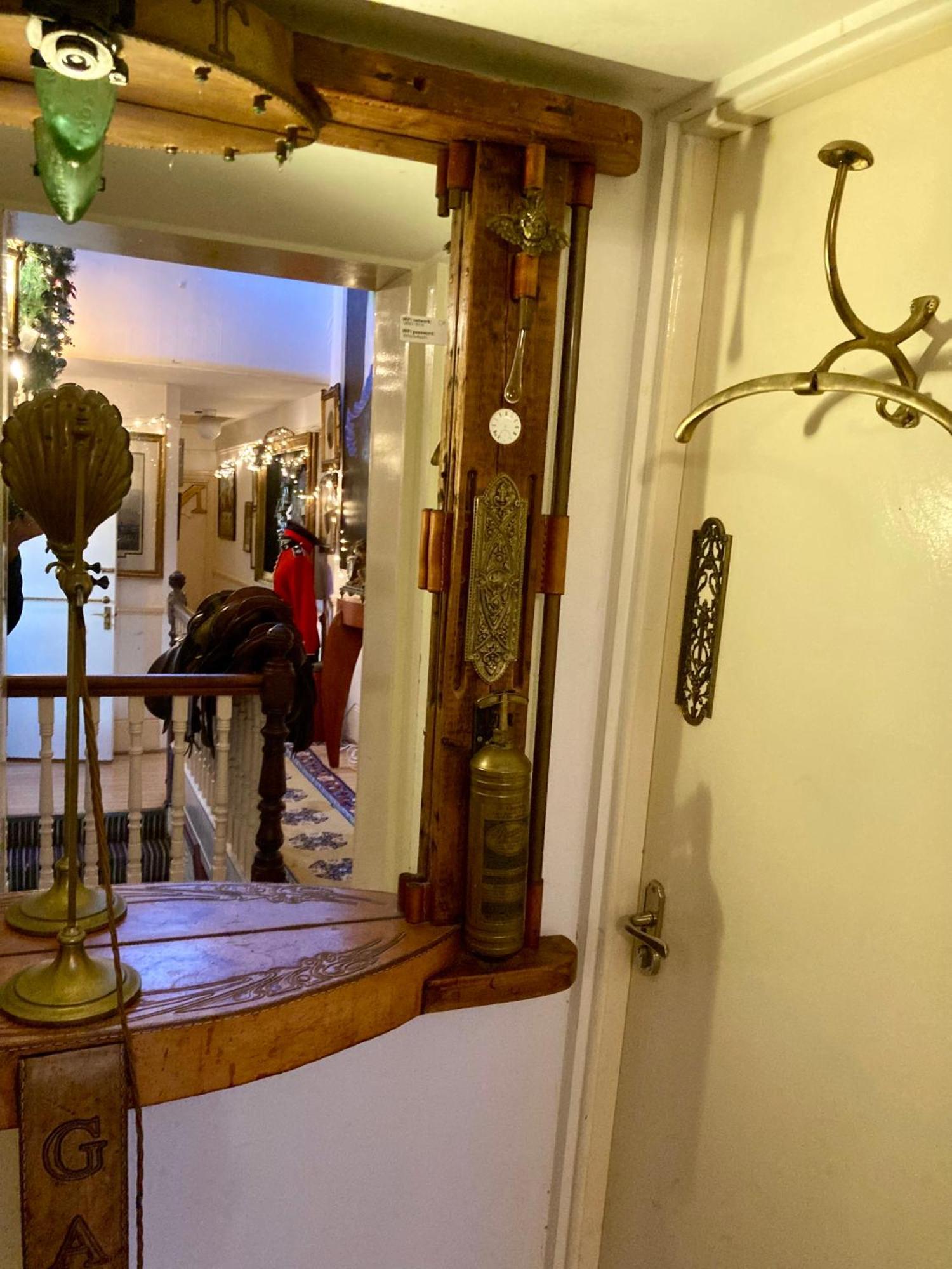 Quality And Very Good Value Private In Close To Notting Hill Zone 2 Guest house *
