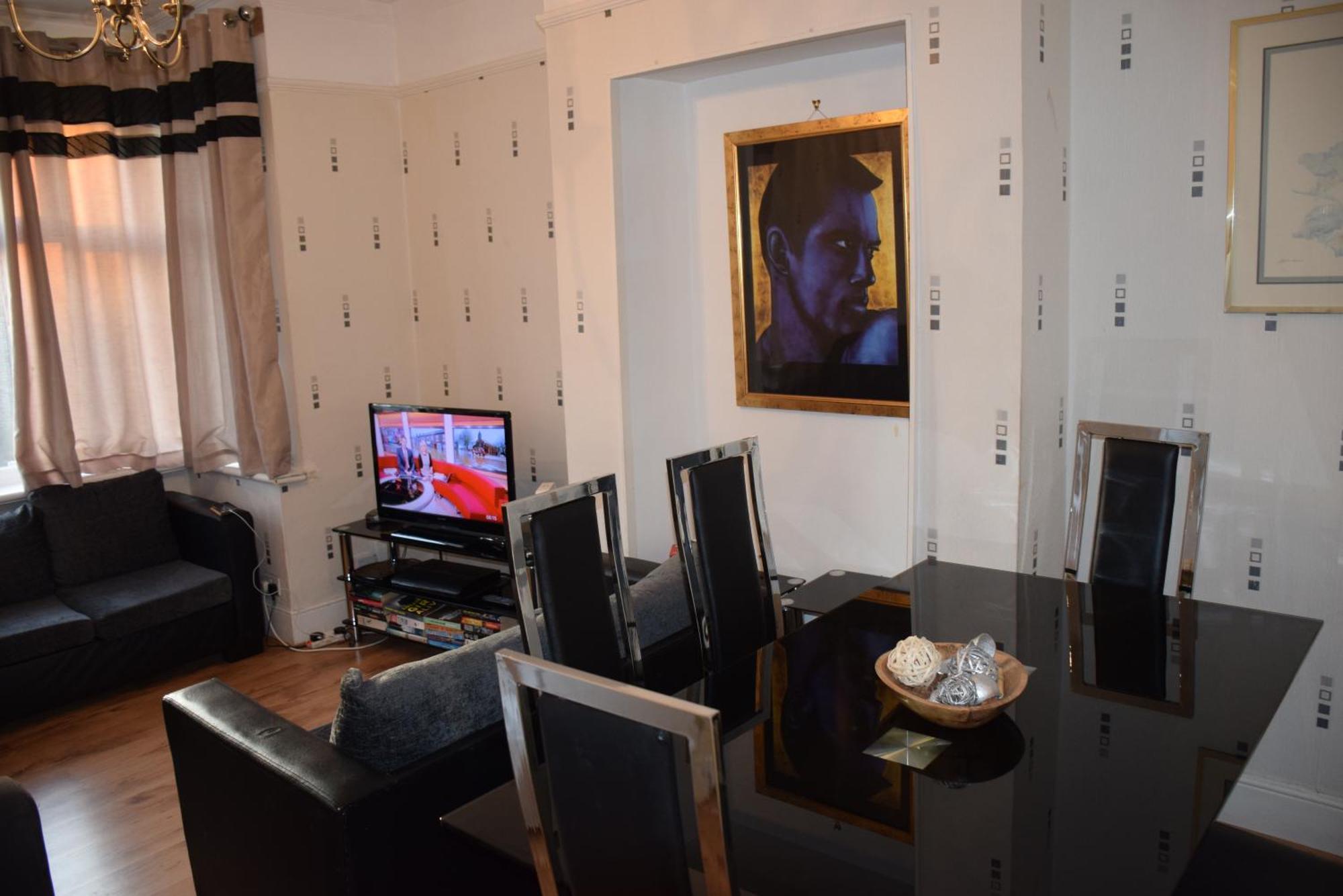 3 Bedroom - Ealing Appartement *