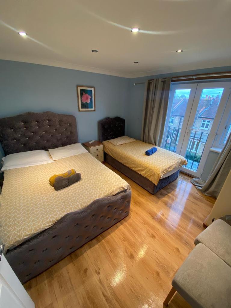 3 Bedroom - Ealing Londres