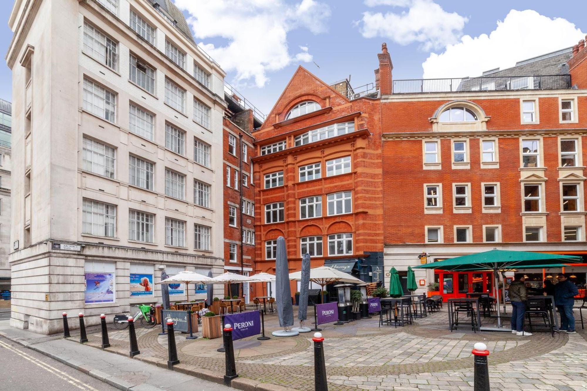Cannon Street Apartment *