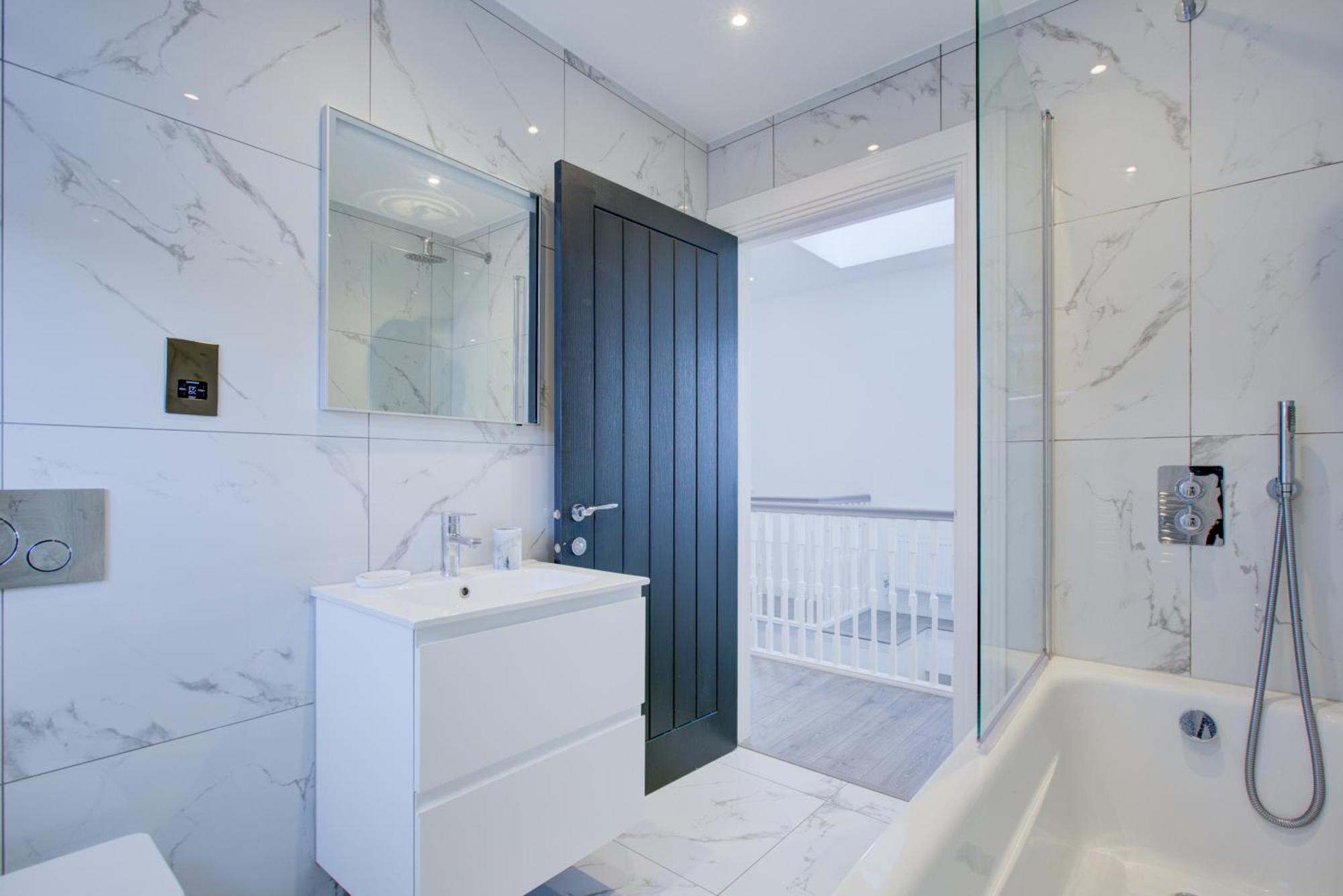 Hybrid Resi - London, Fulham Near Chelsea And Putney
