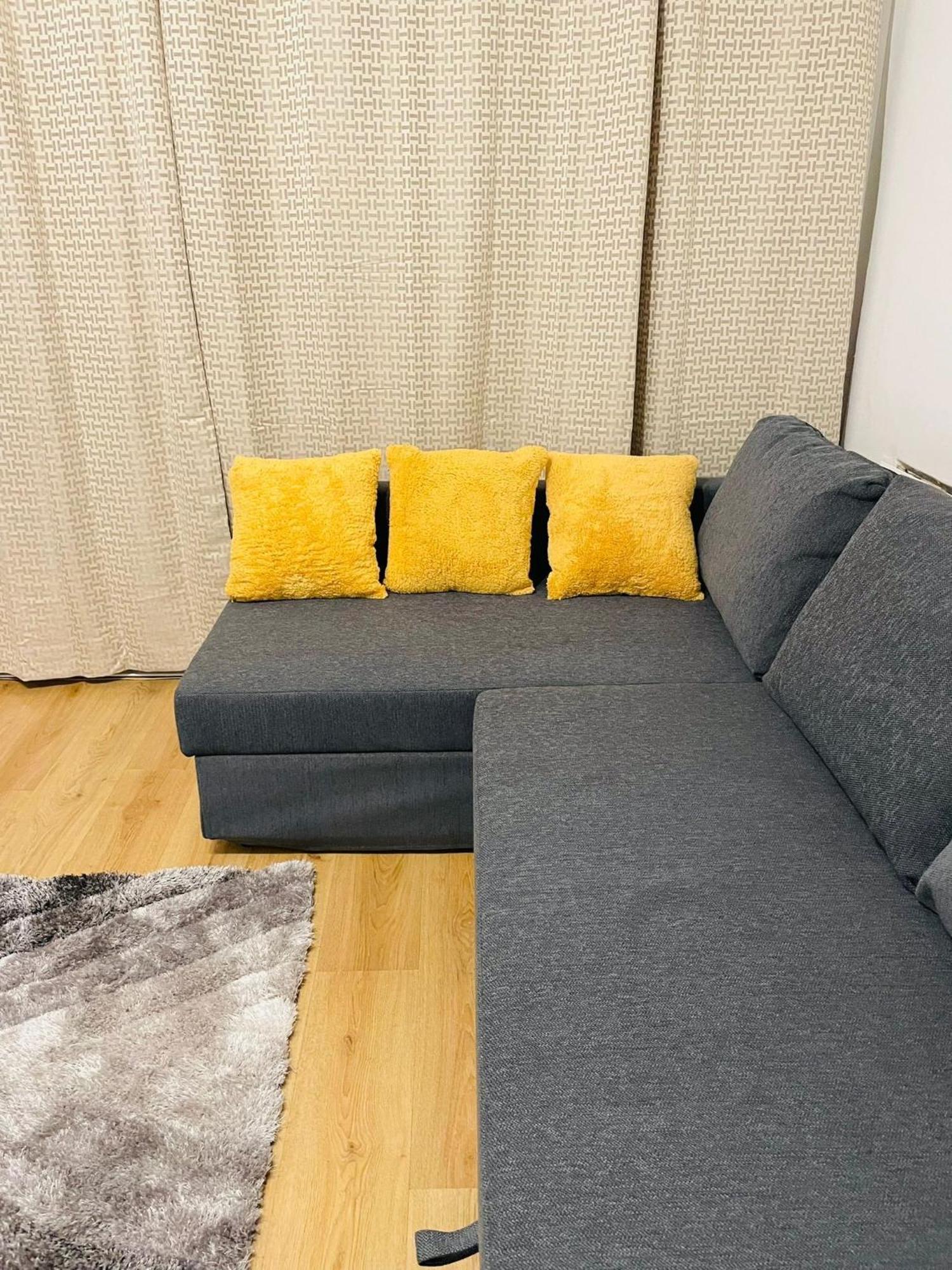 Well-preserved Cozy1br Flat In Lcy With Free Parking * London