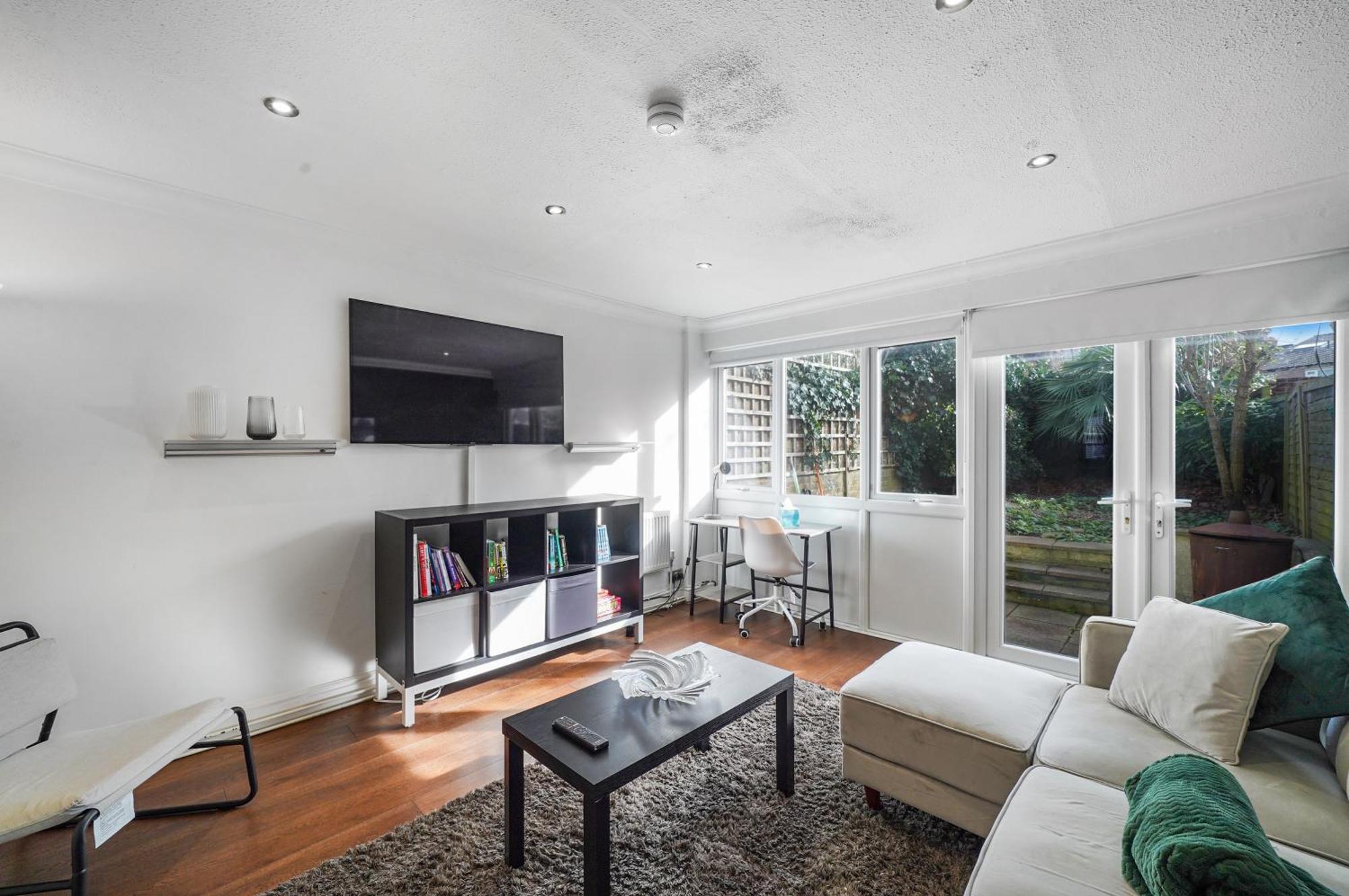 Holiday home Stylish 3 Bedroom House Close To Streatham Hill Station *