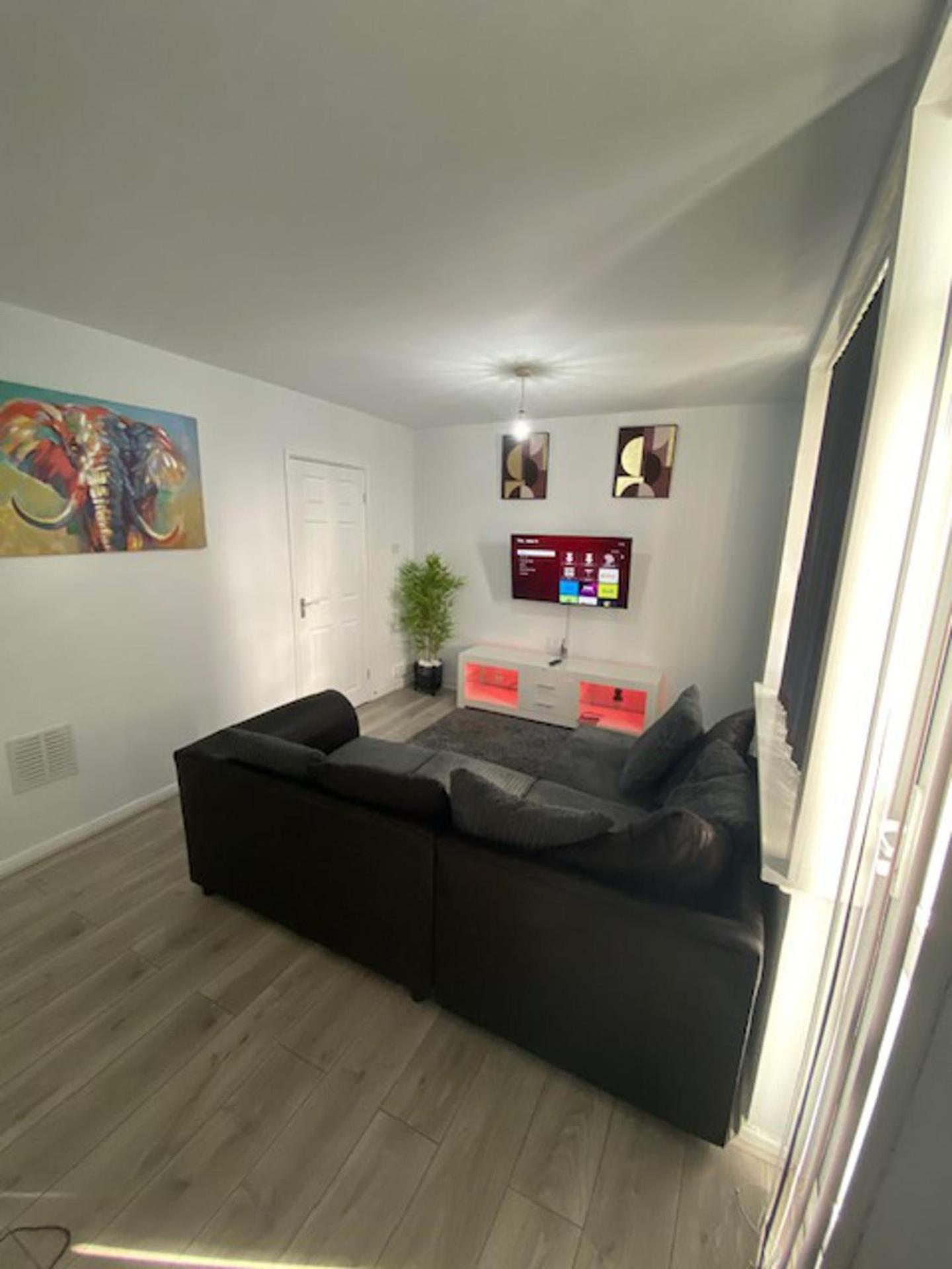 Chic Retreat Immaculate 2 Bed Oasis In Appartement *