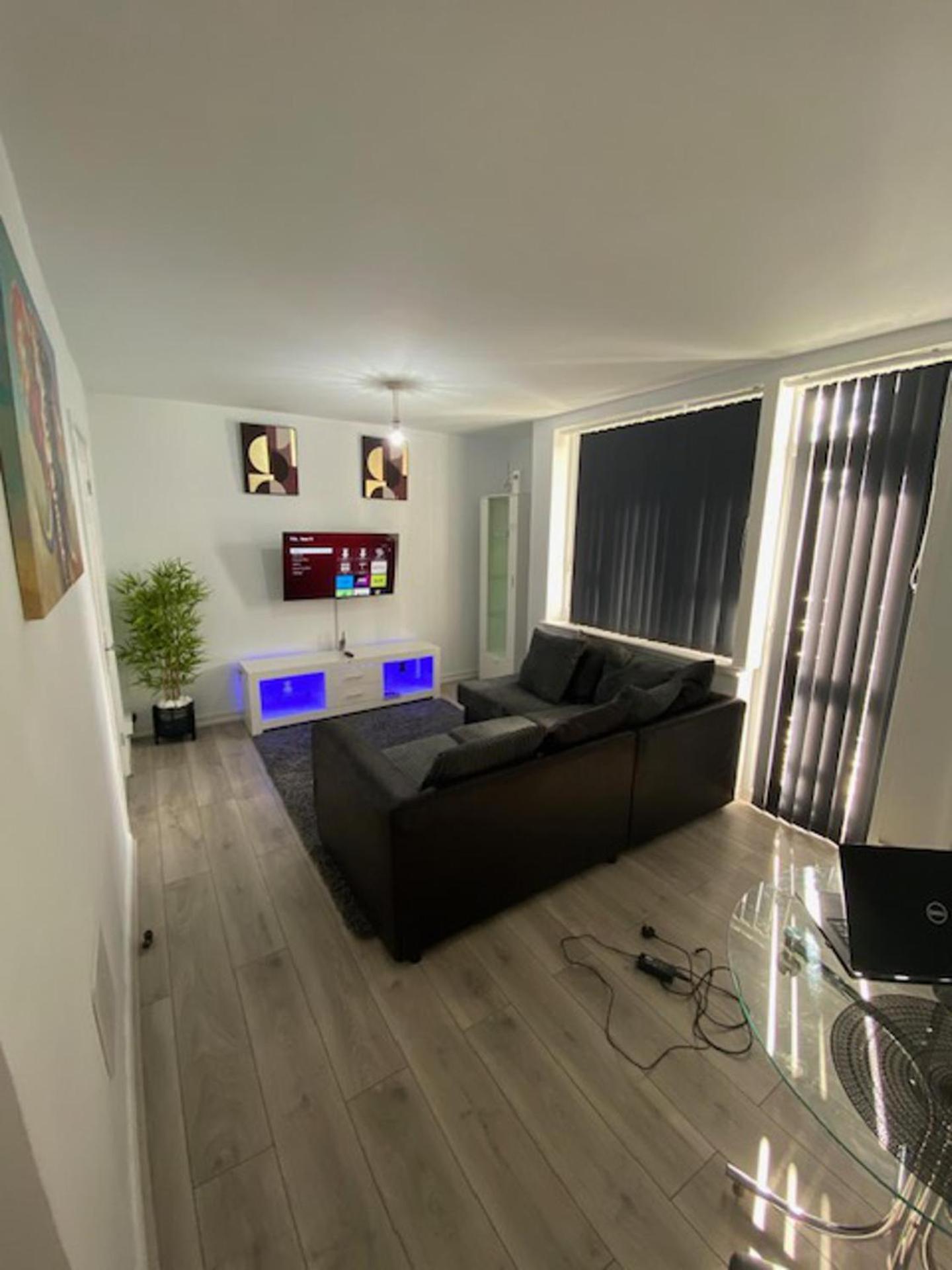 Chic Retreat Immaculate 2 Bed Oasis In Appartement Londres