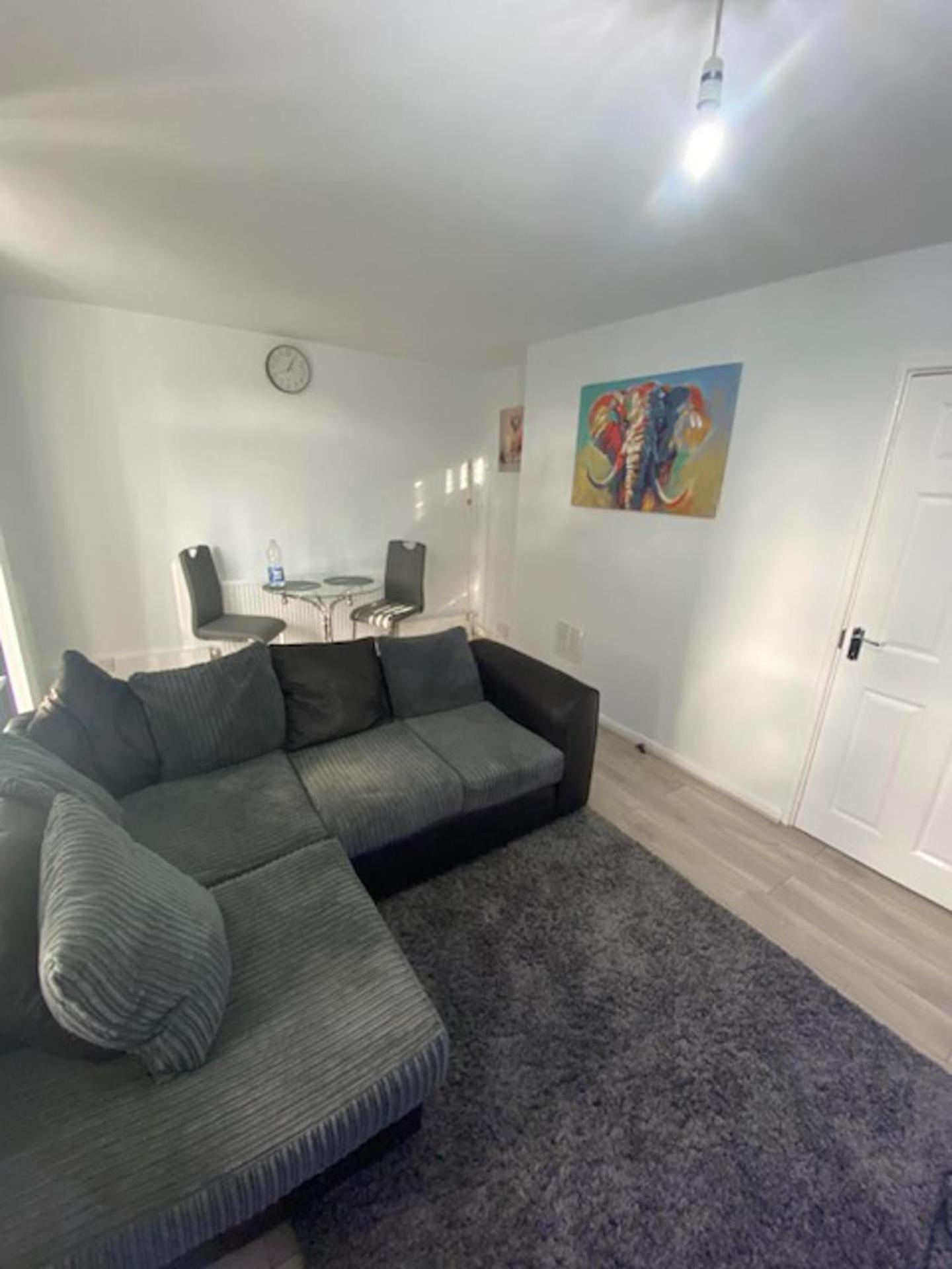 Appartement Chic Retreat Immaculate 2 Bed Oasis In *