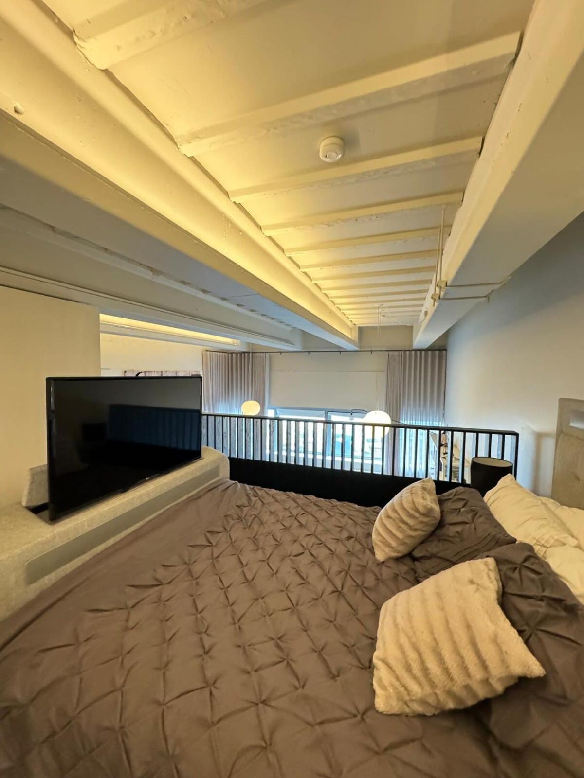 Industrial-chic 1bd Loft By The River Fulham! Appartement *