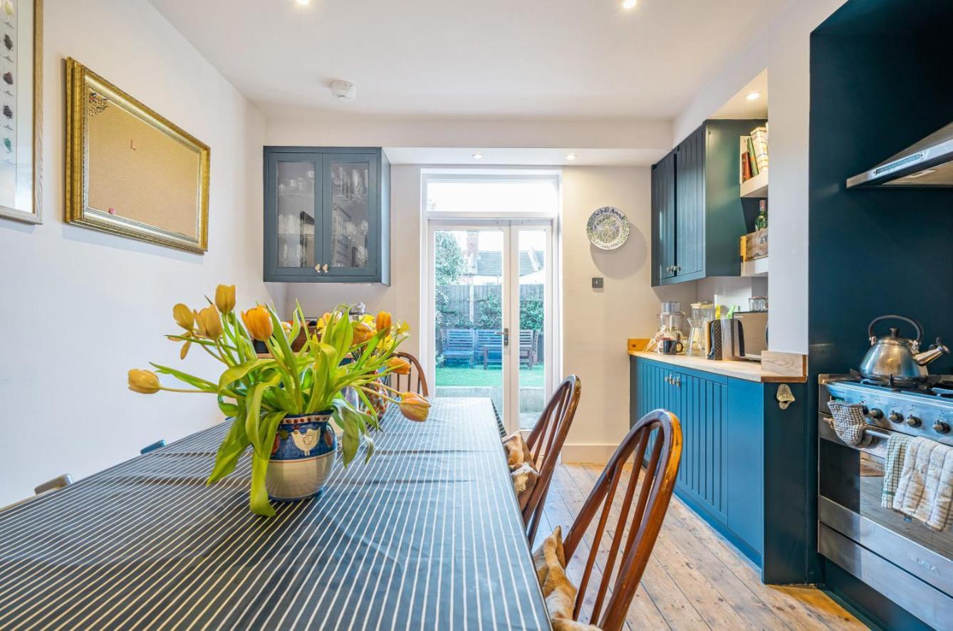 Fantastic Edwardian 3br House W Gdn, Kensal Casa de férias Londres