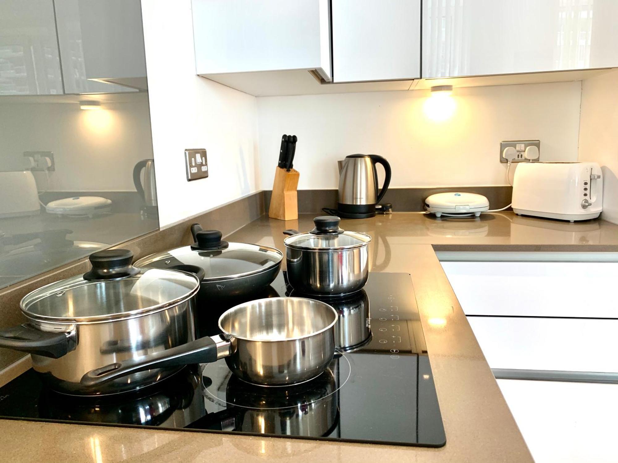 Dockland Excel 2 Bedroom Apartment *
