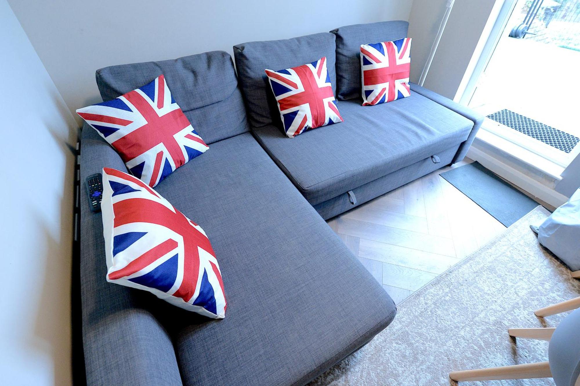 Appartement 2 Bedroom Flat In Wood Piccadilly Line Londen