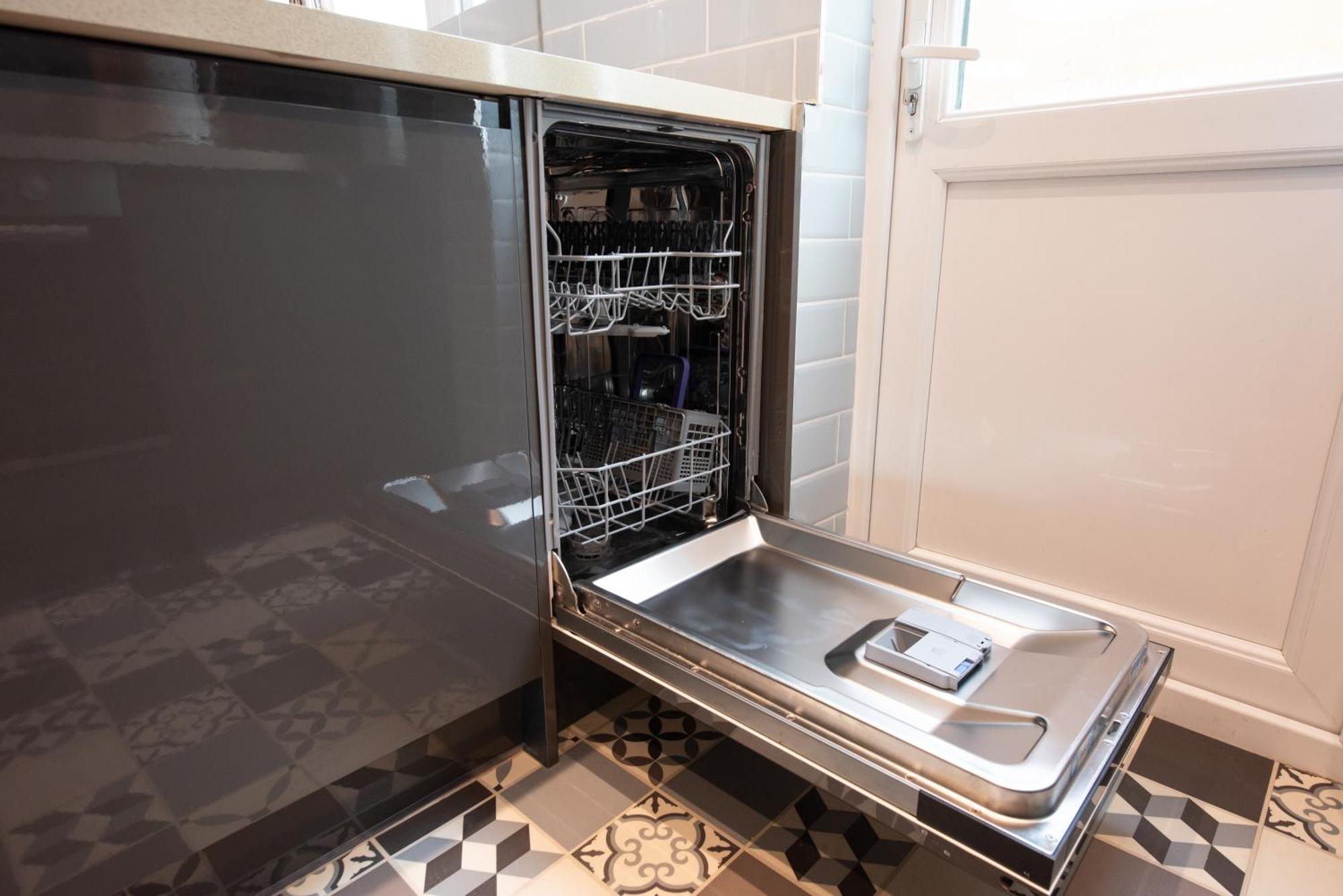 Apartamento Victorian 2br Apartment, King Beds, Fast Wifi, Near Shops, Cafes & Transport, E17 Londres