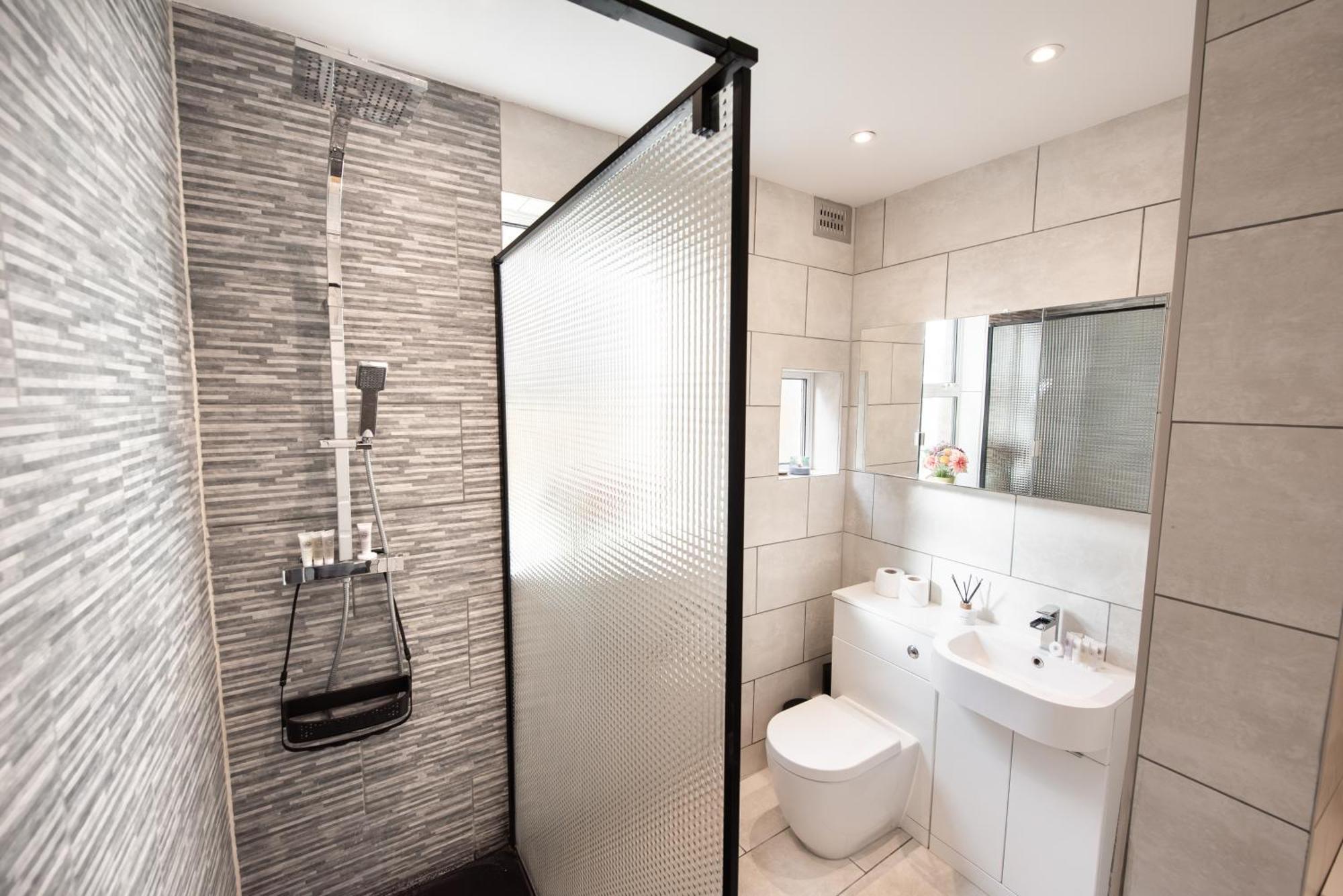 Victorian 2br Apartment, King Beds, Fast Wifi, Near Shops, Cafes & Transport, E17 Apartamento Londres