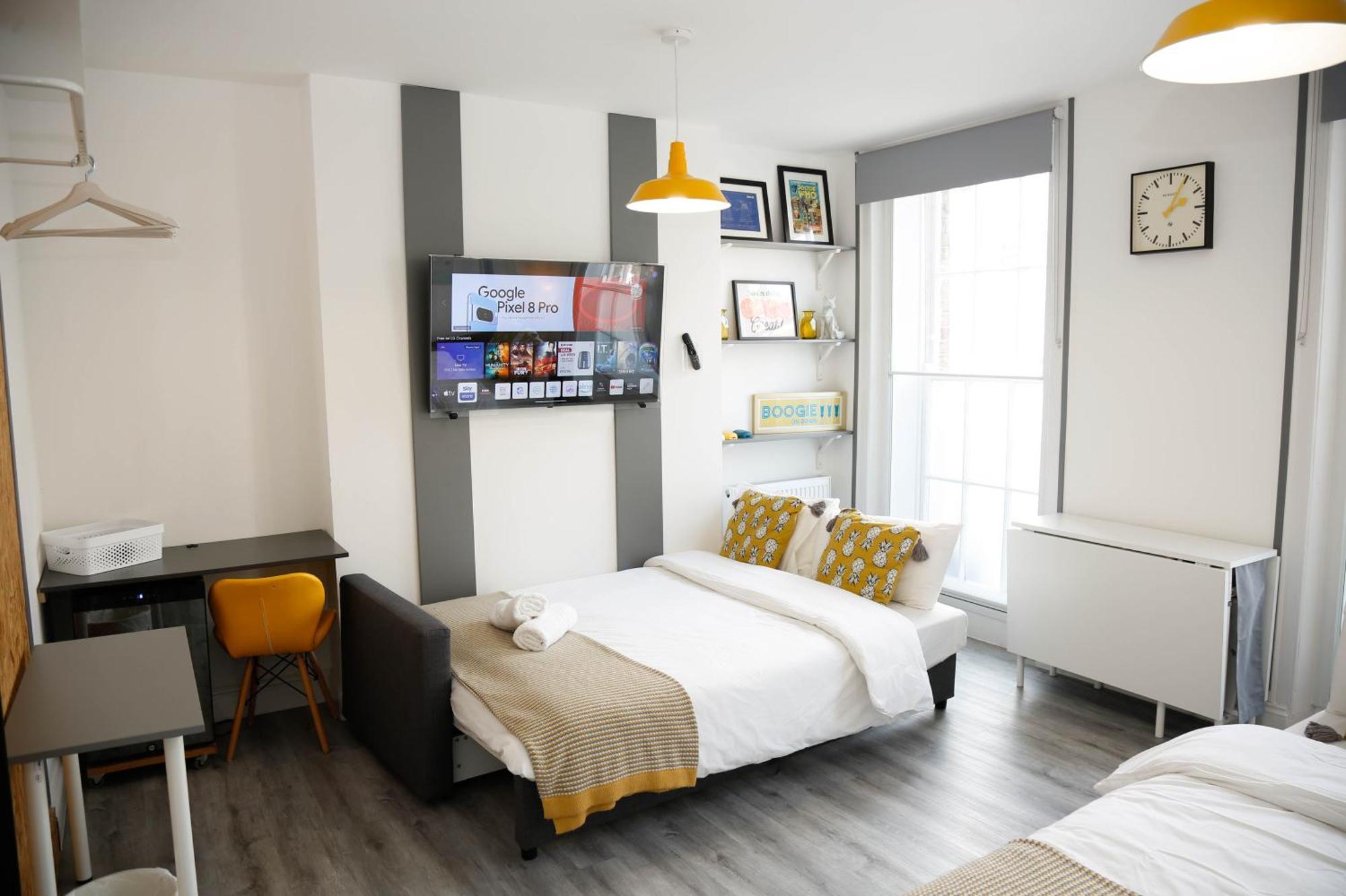 Privatunterkunft Luxury In Camden Town Near Shops, Cafes, Bars & Metro With Shared Bathrooms London