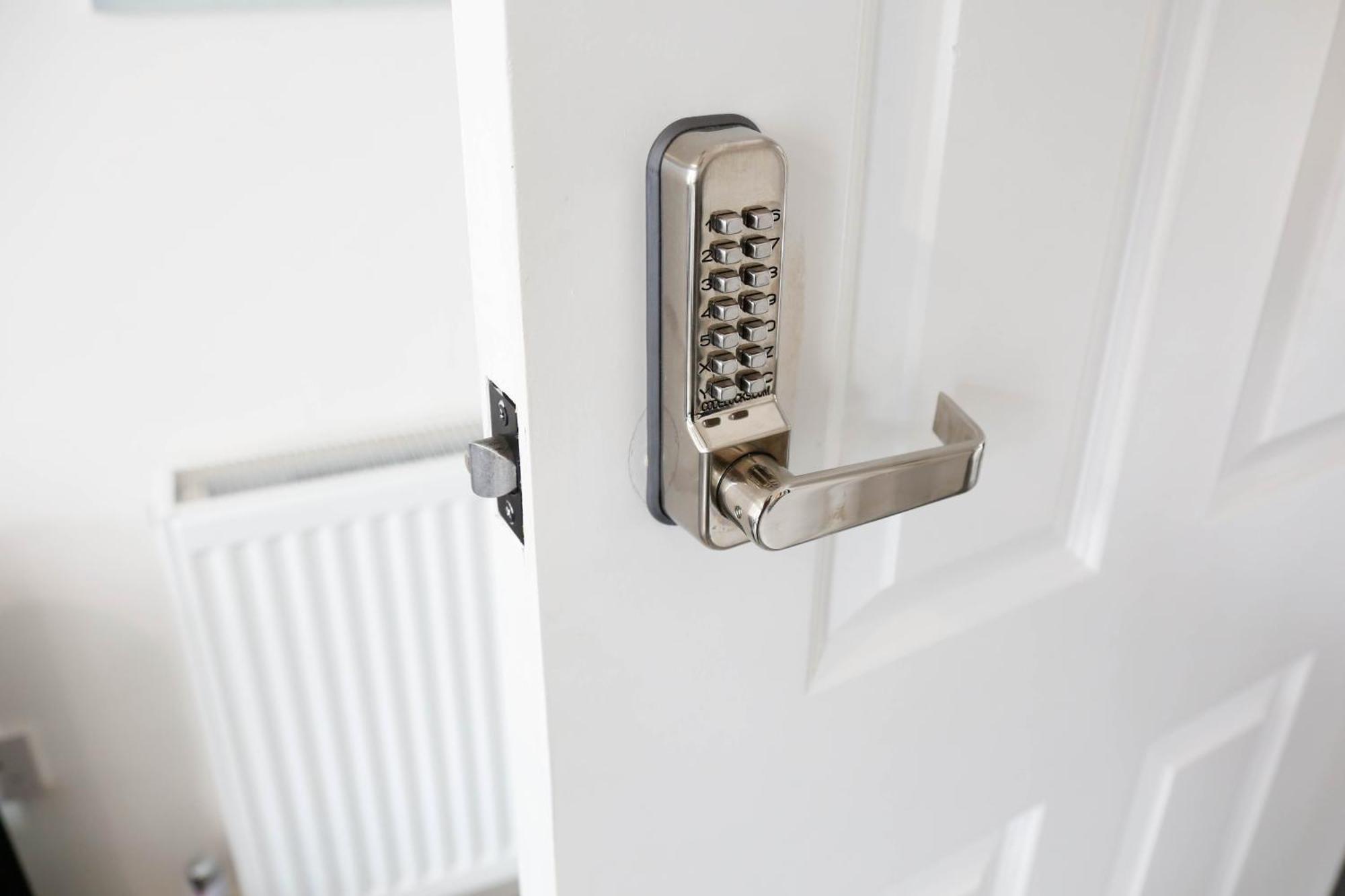 Luxury In Camden Town Near Shops, Cafes, Bars & Metro With Shared Bathrooms Privatunterkunft