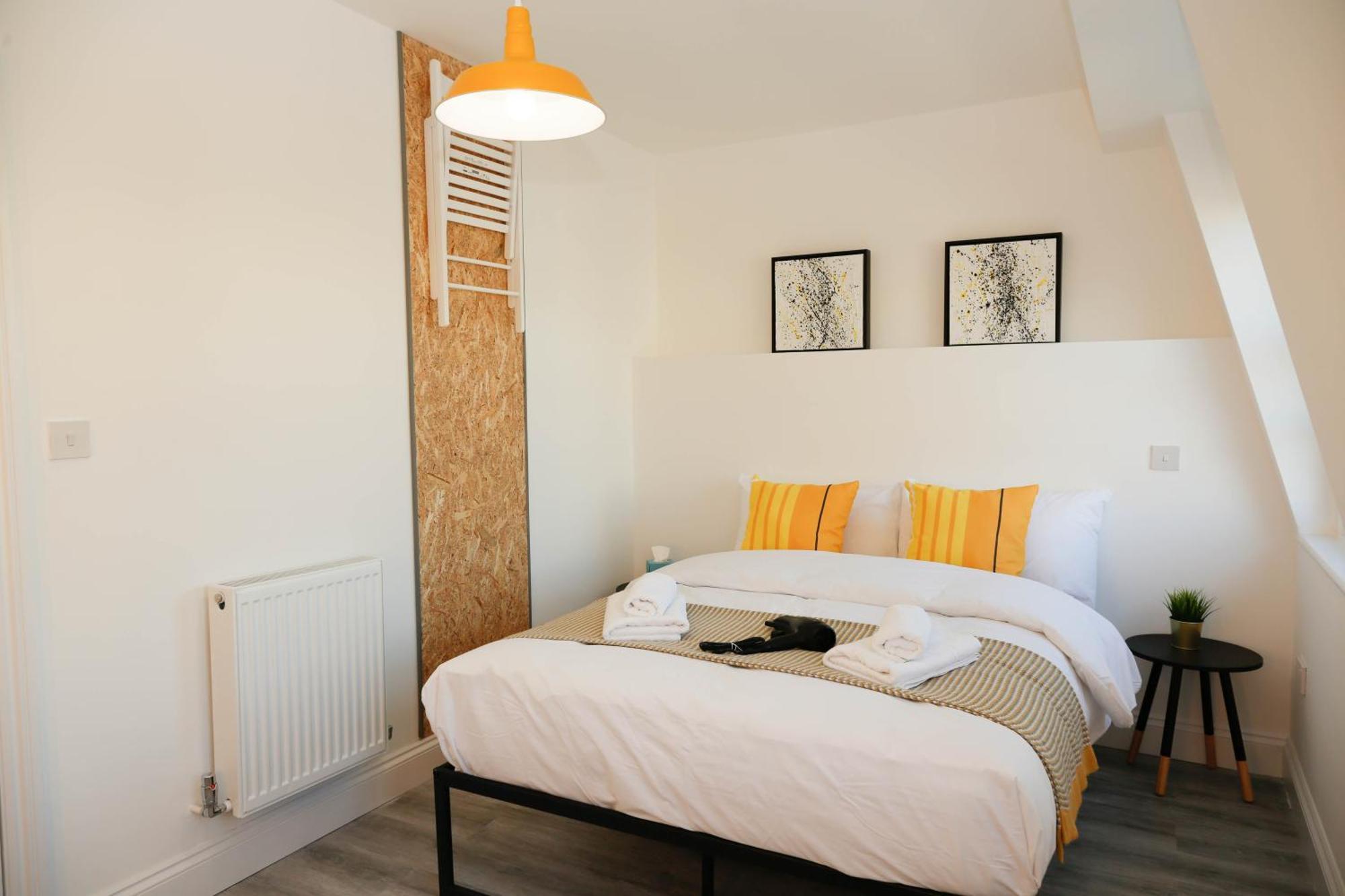 Luxury In Camden Town Near Shops, Cafes, Bars & Metro With Shared Bathrooms Privatunterkunft London
