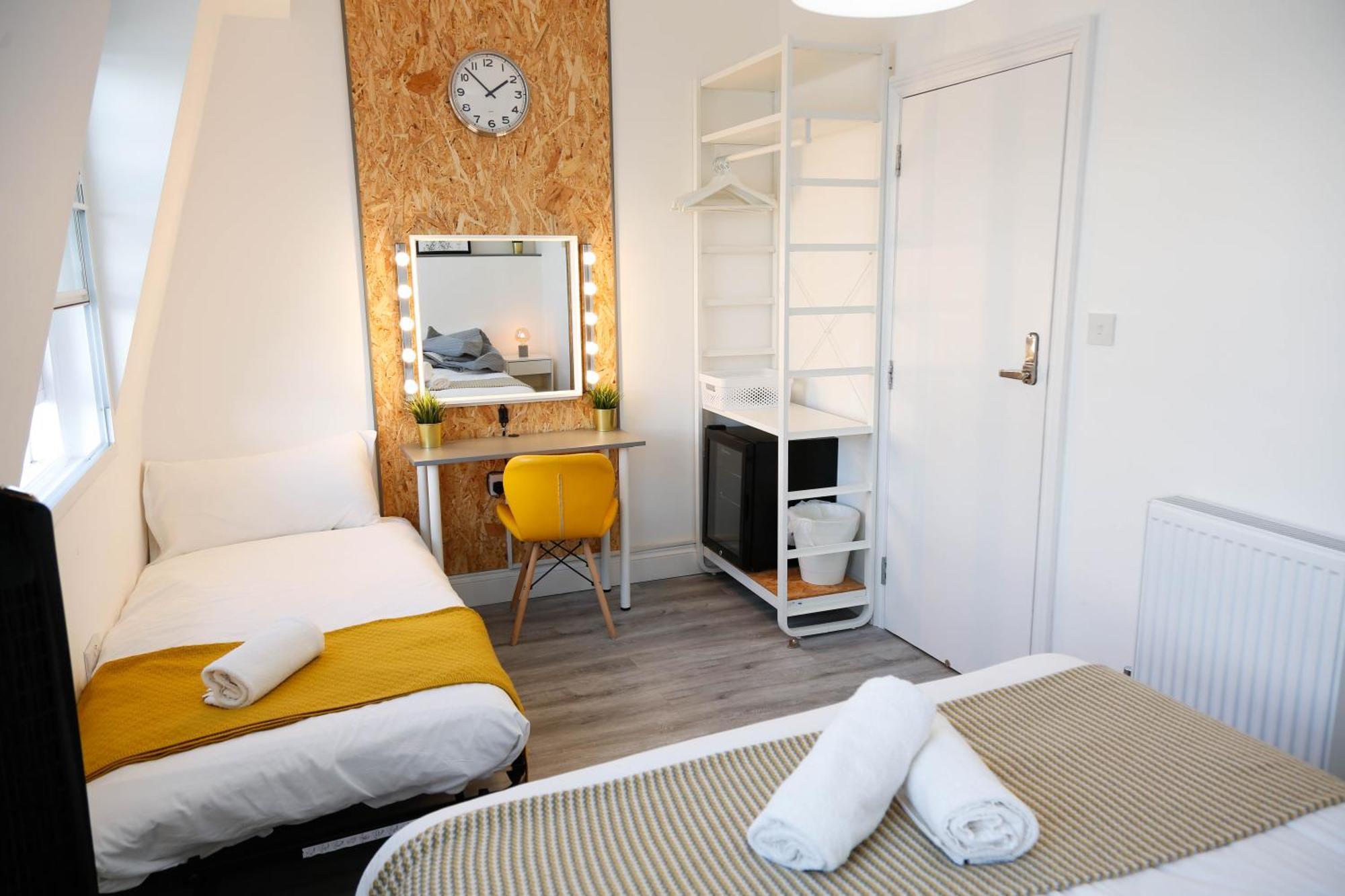 Privatunterkunft Luxury In Camden Town Near Shops, Cafes, Bars & Metro With Shared Bathrooms London
