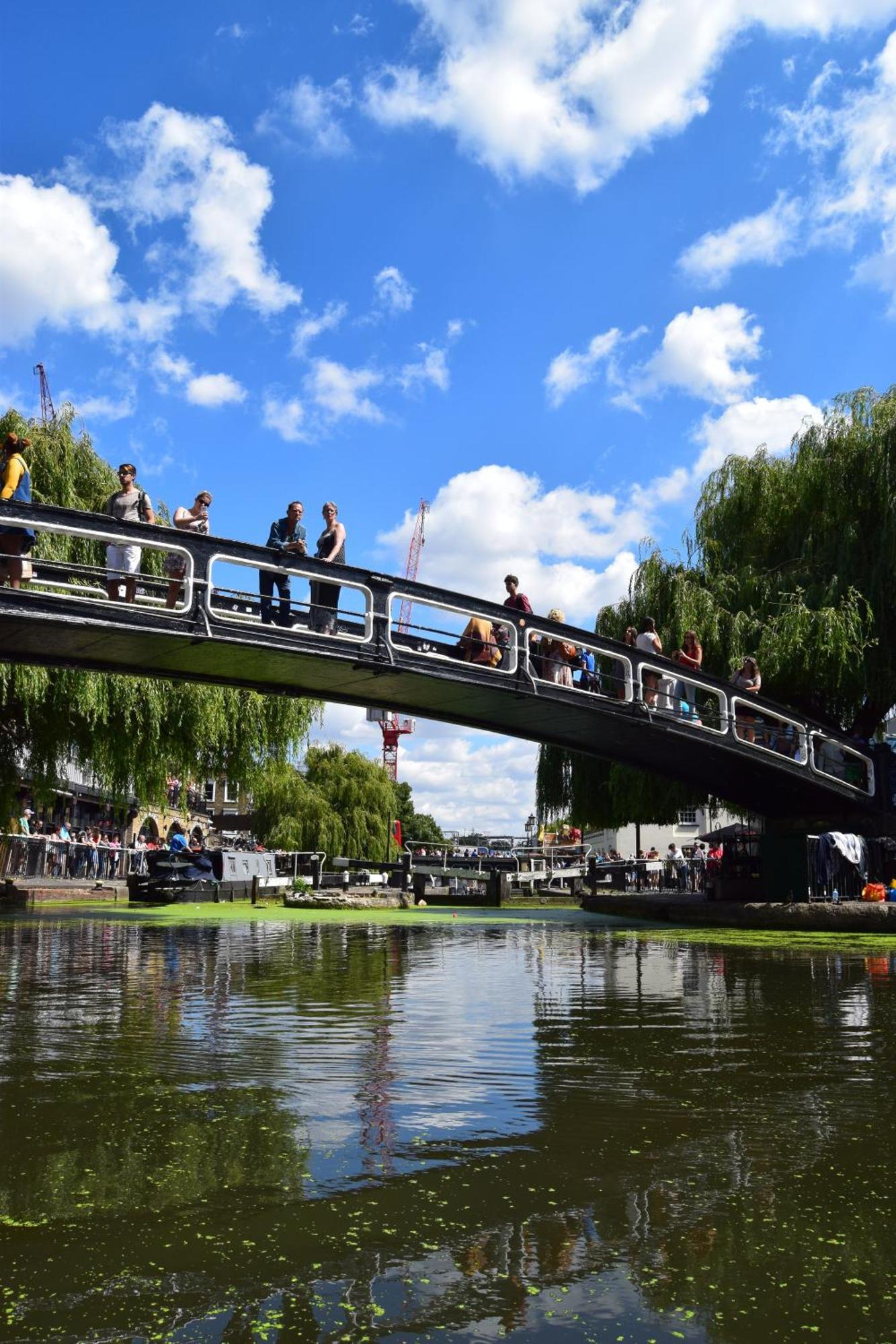 Privatunterkunft Luxury In Camden Town Near Shops, Cafes, Bars & Metro With Shared Bathrooms *