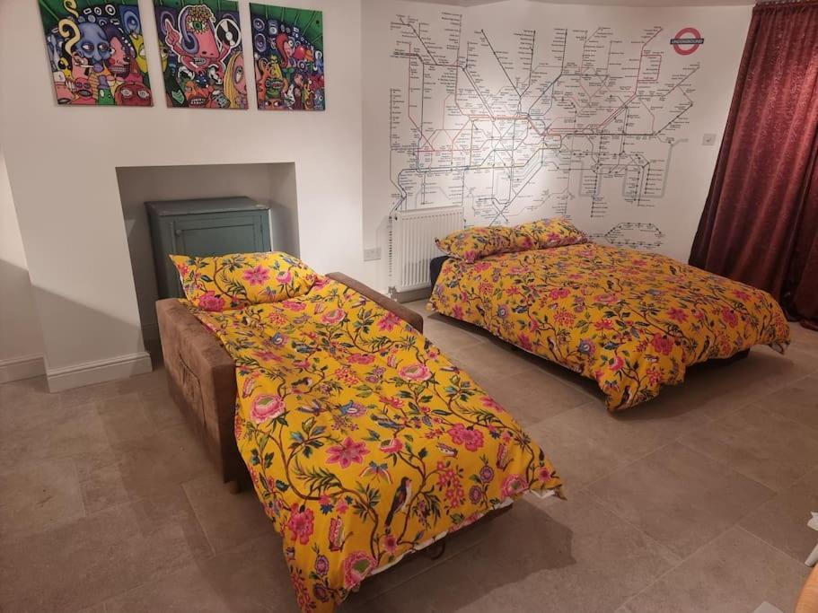 Entire Ground Floor Flat, Free Off-street Parking And Large Garden Apartamento *