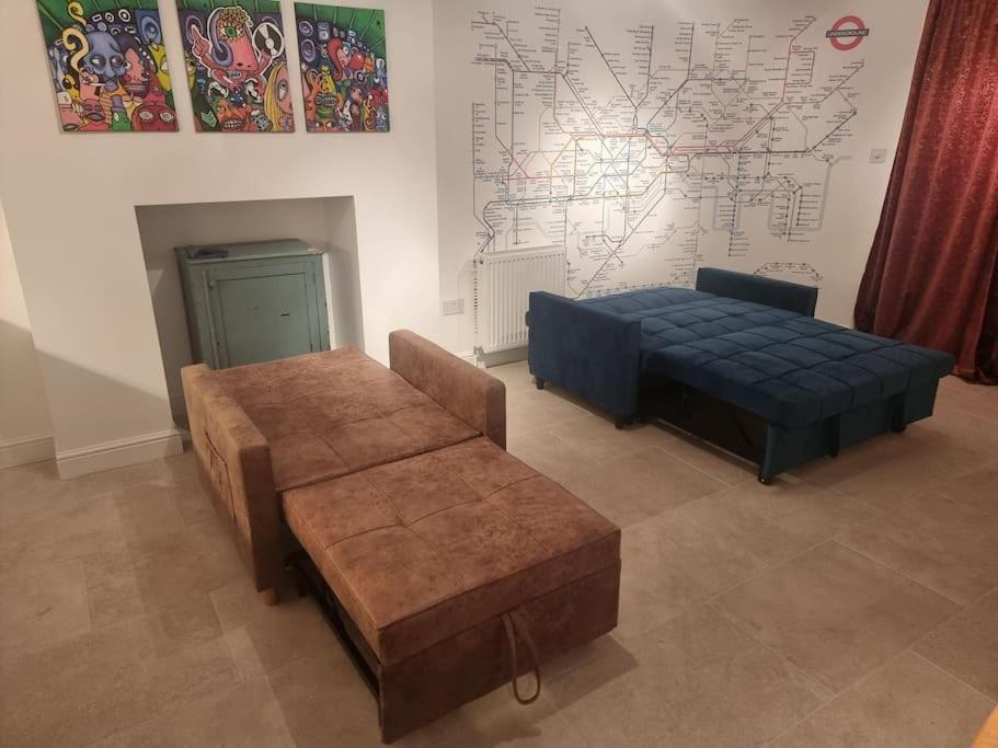 Apartamento Entire Ground Floor Flat, Free Off-street Parking And Large Garden Londres