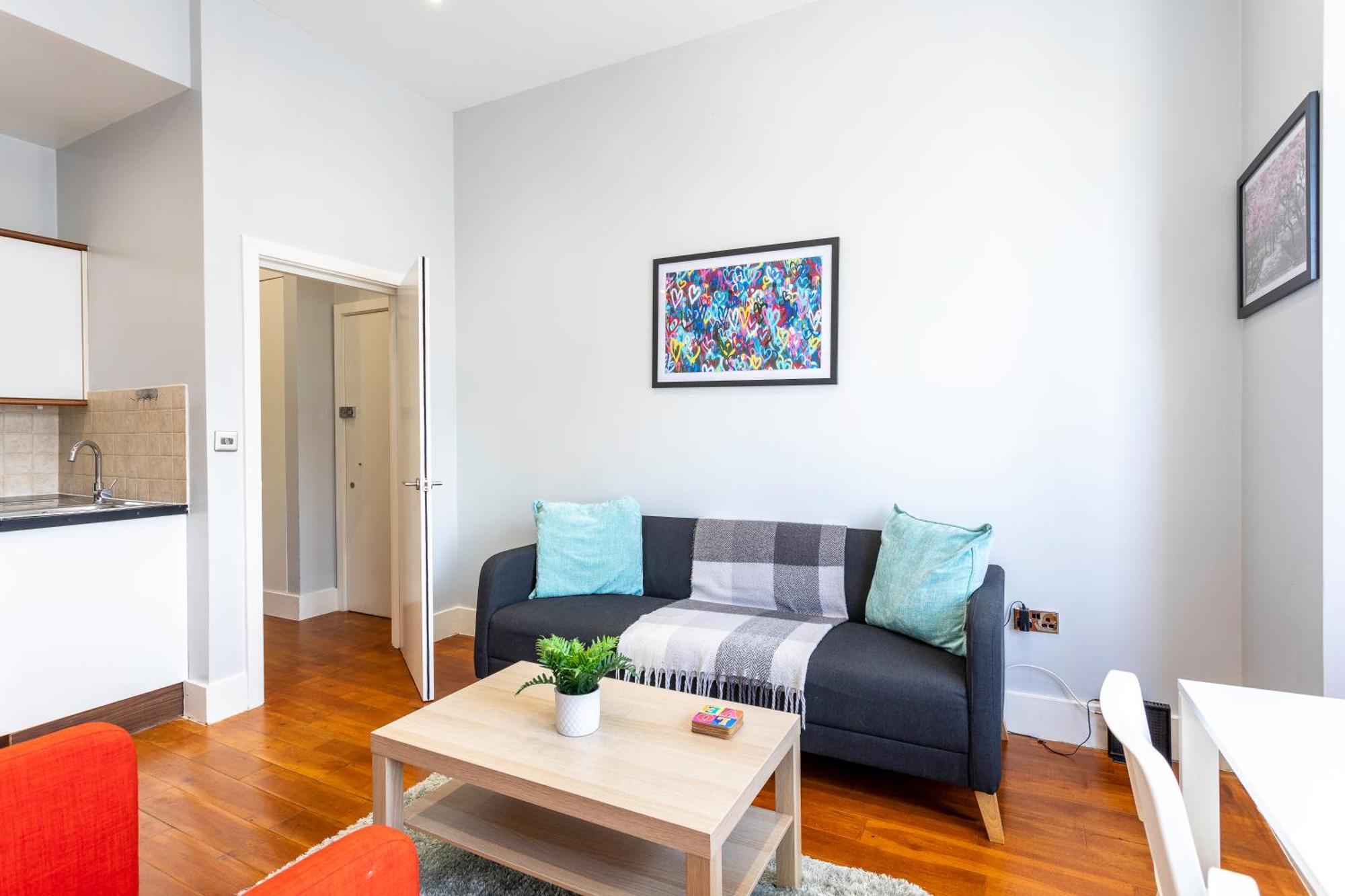 Refurbished Stjohns Hill Londres